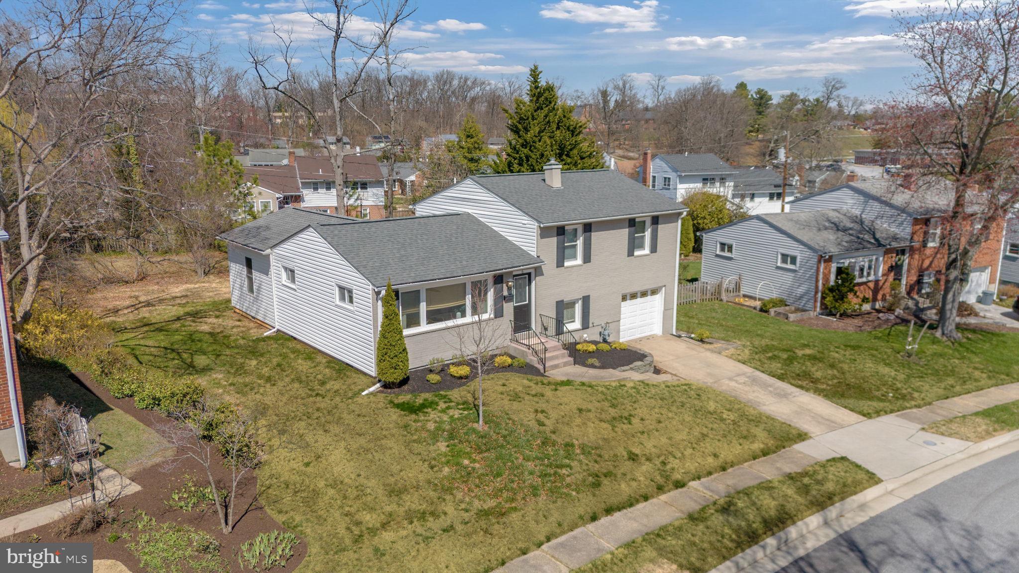 YORK MANOR - Residential