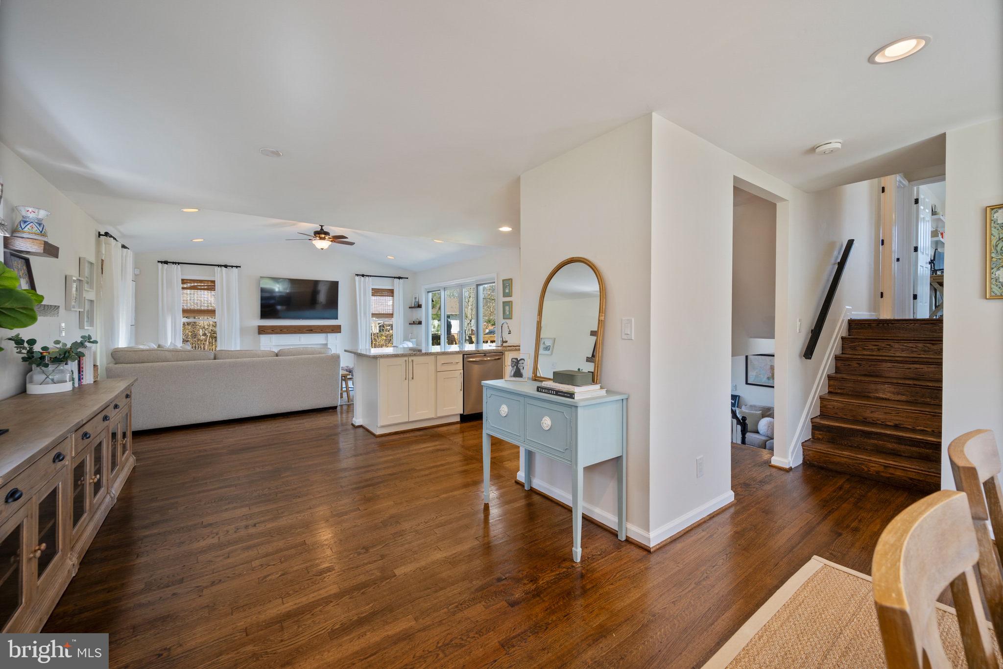 YORK MANOR - Residential