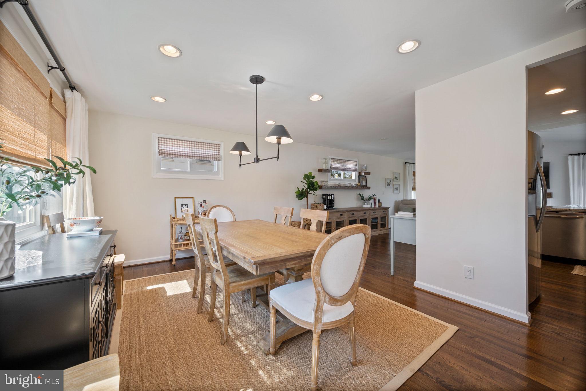 YORK MANOR - Residential