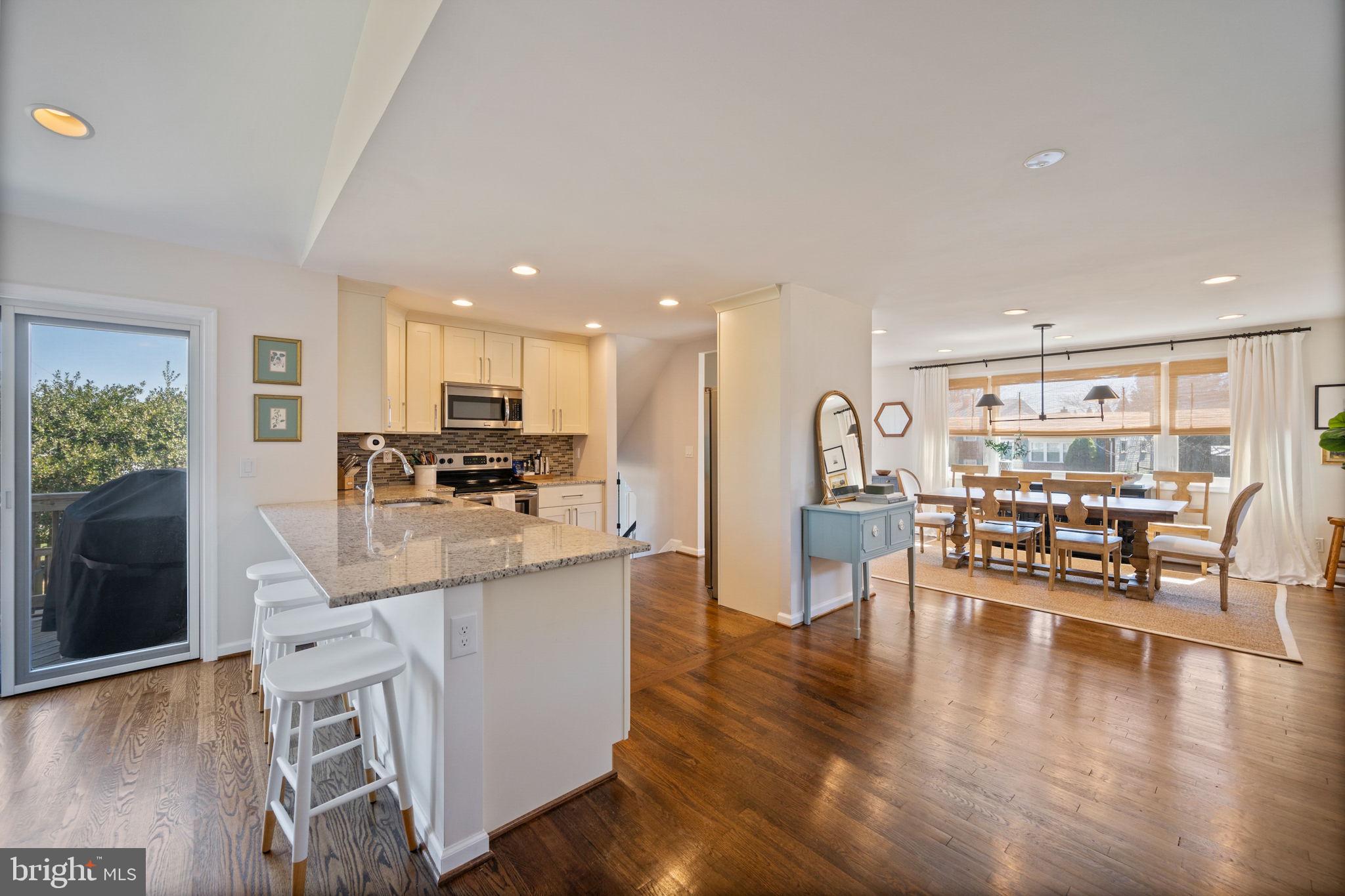 YORK MANOR - Residential