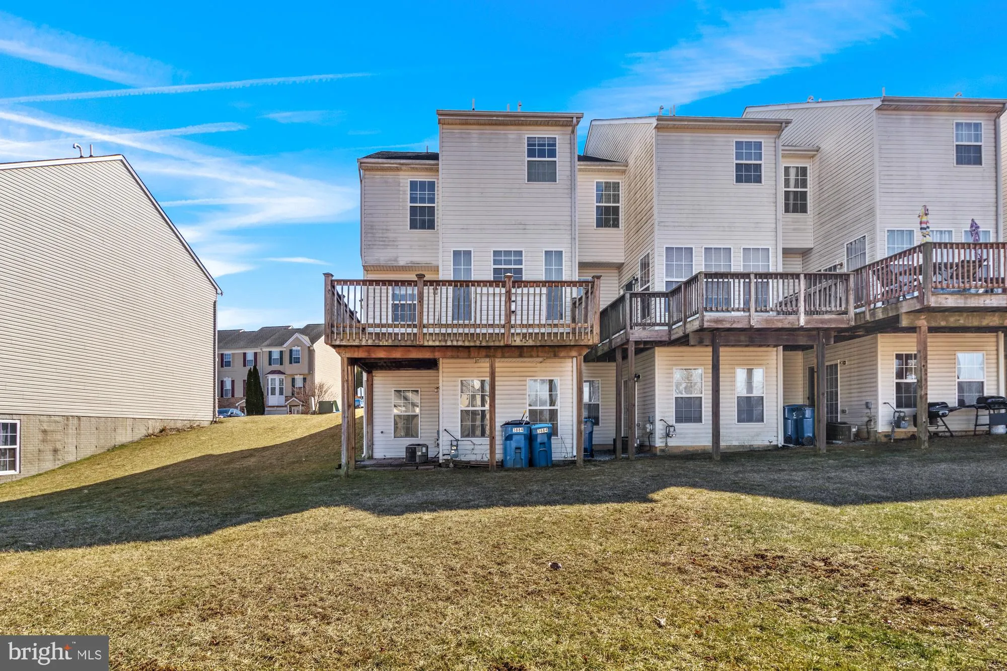 York, Pennsylvania 17408, United States, 3 Bedrooms Bedrooms, ,3 BathroomsBathrooms,Residential,Pending,79943