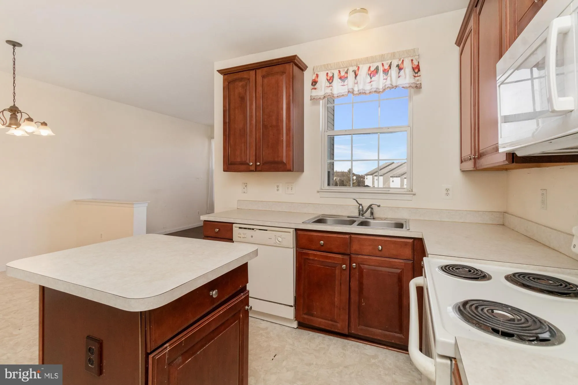 York, Pennsylvania 17408, United States, 3 Bedrooms Bedrooms, ,3 BathroomsBathrooms,Residential,Pending,79943