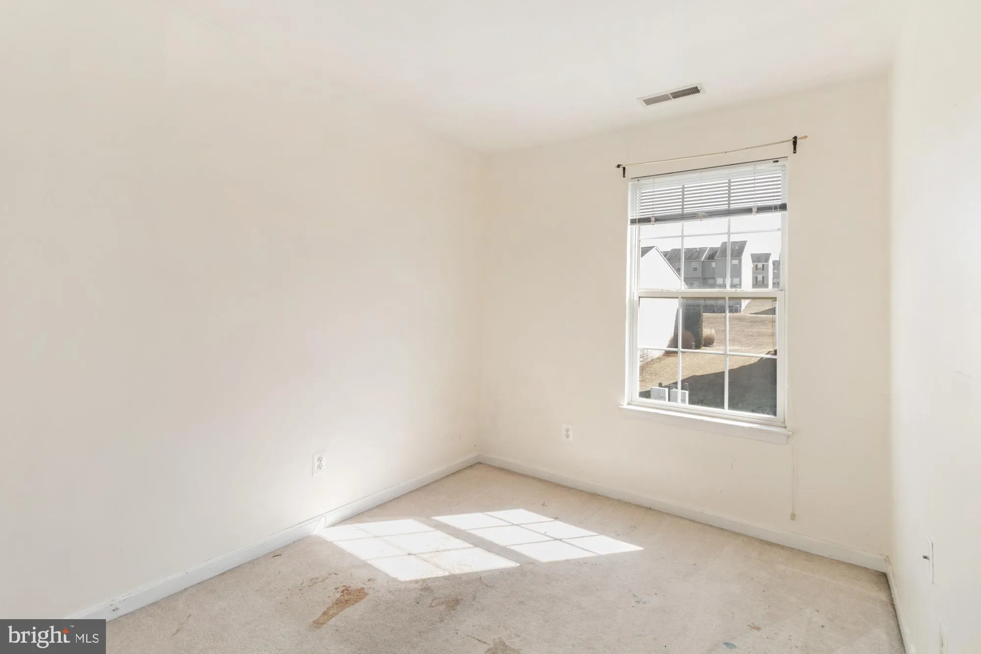 York, Pennsylvania 17408, United States, 3 Bedrooms Bedrooms, ,3 BathroomsBathrooms,Residential,Pending,79943