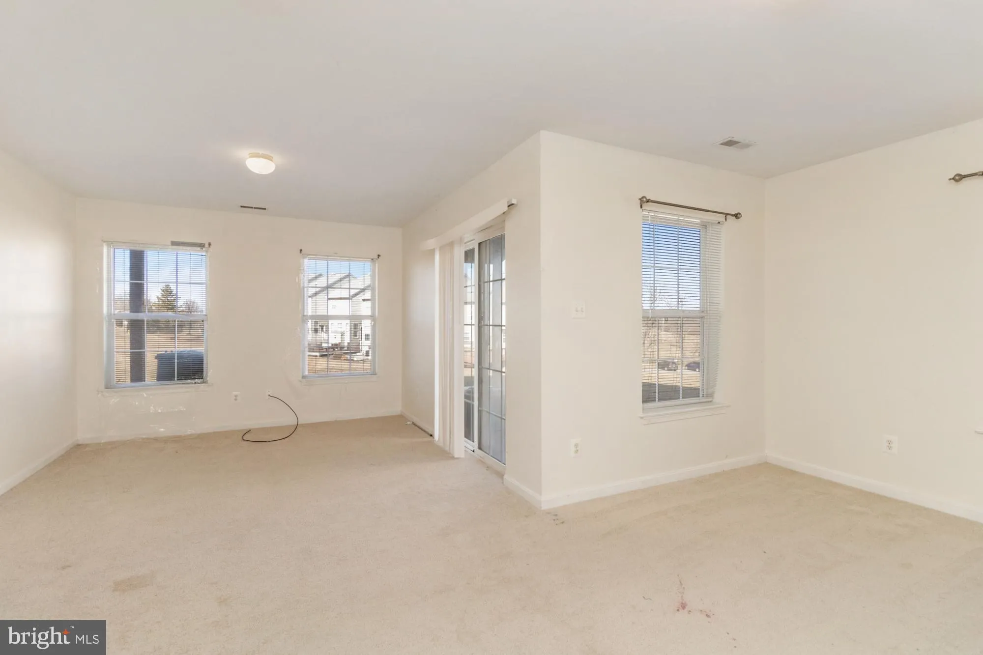 York, Pennsylvania 17408, United States, 3 Bedrooms Bedrooms, ,3 BathroomsBathrooms,Residential,Pending,79943