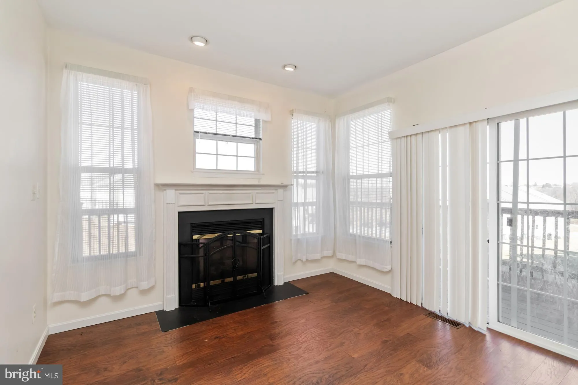 York, Pennsylvania 17408, United States, 3 Bedrooms Bedrooms, ,3 BathroomsBathrooms,Residential,Pending,79943