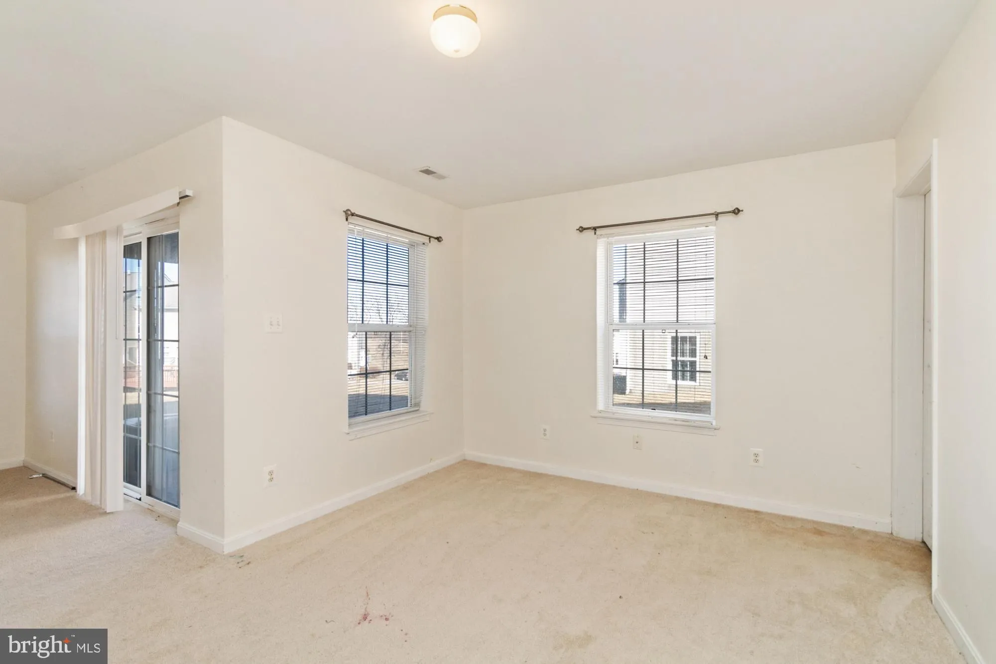 York, Pennsylvania 17408, United States, 3 Bedrooms Bedrooms, ,3 BathroomsBathrooms,Residential,Pending,79943