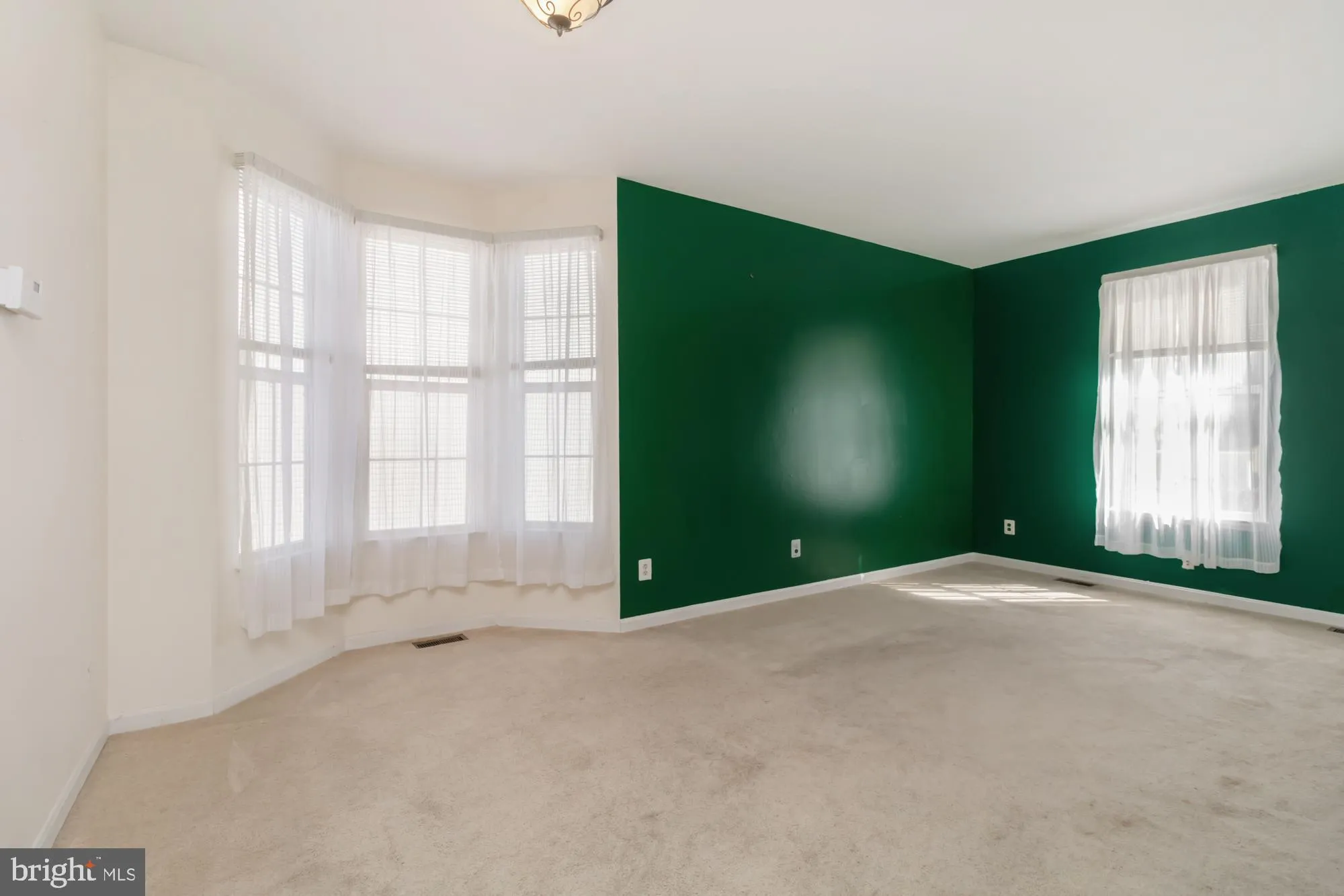 York, Pennsylvania 17408, United States, 3 Bedrooms Bedrooms, ,3 BathroomsBathrooms,Residential,Pending,79943