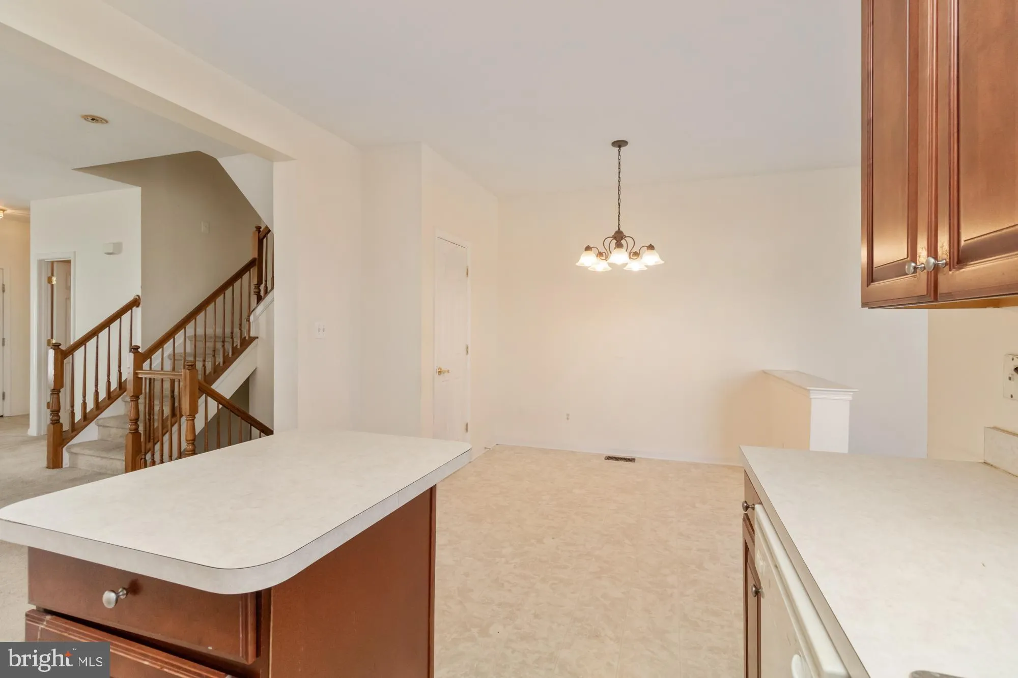 York, Pennsylvania 17408, United States, 3 Bedrooms Bedrooms, ,3 BathroomsBathrooms,Residential,Pending,79943