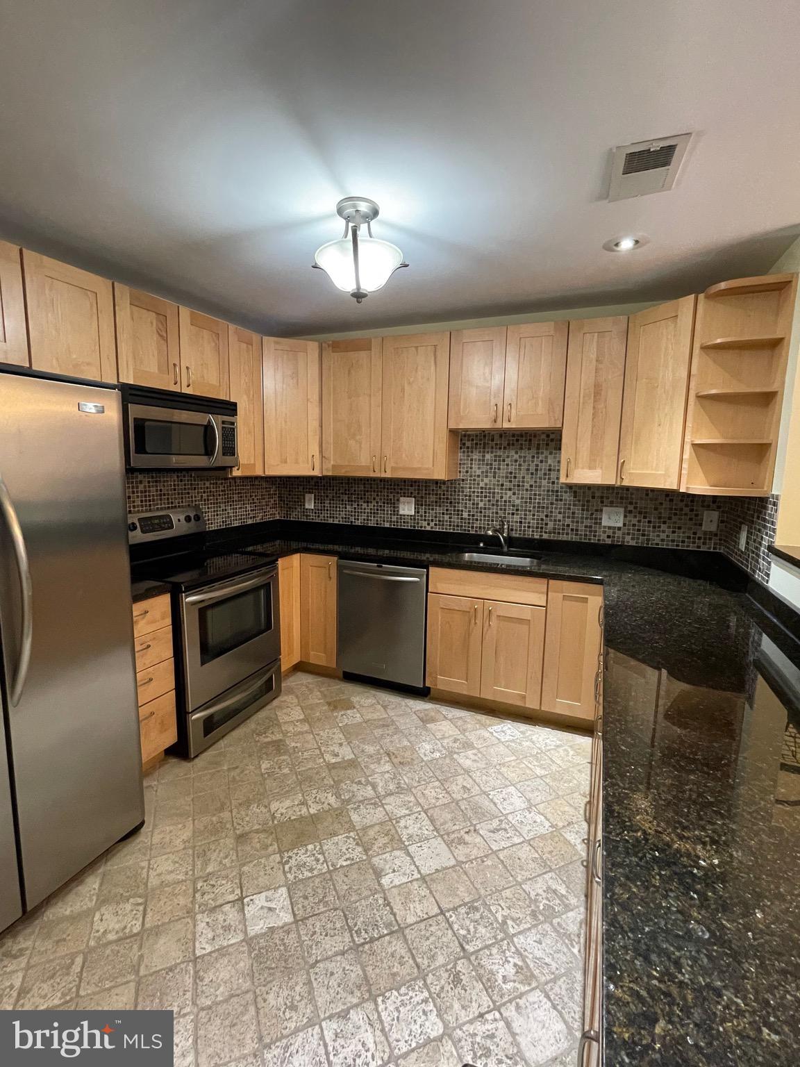 ANCHORAGE TOWERS - Residential Lease