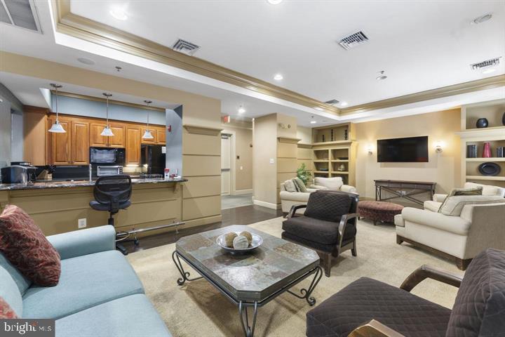 EXCHANGE AT VAN DORN - Residential Lease