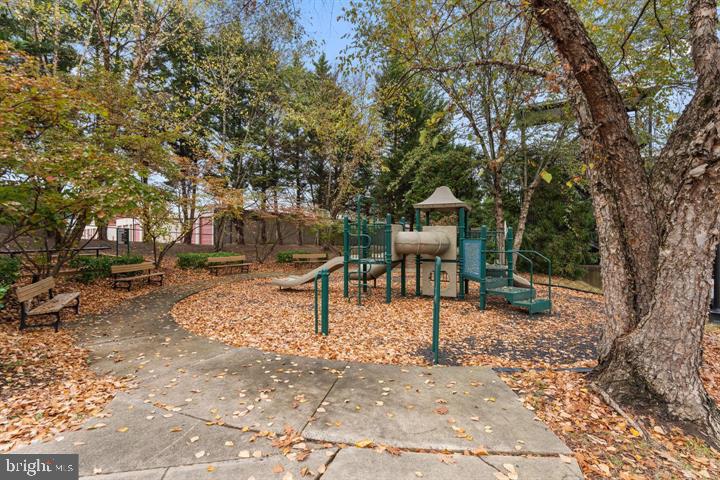 EXCHANGE AT VAN DORN - Residential Lease