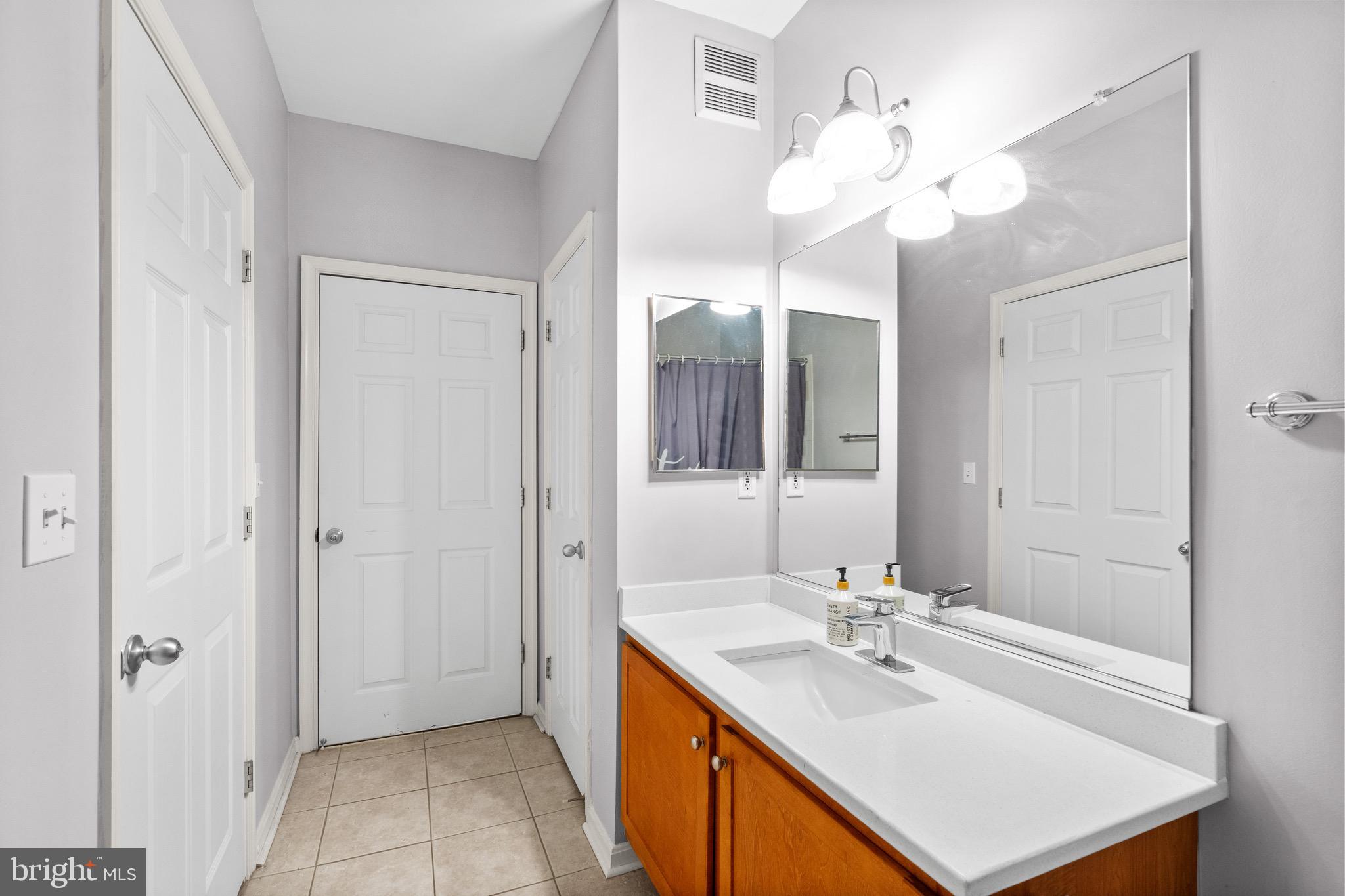 EXCHANGE AT VAN DORN - Residential Lease