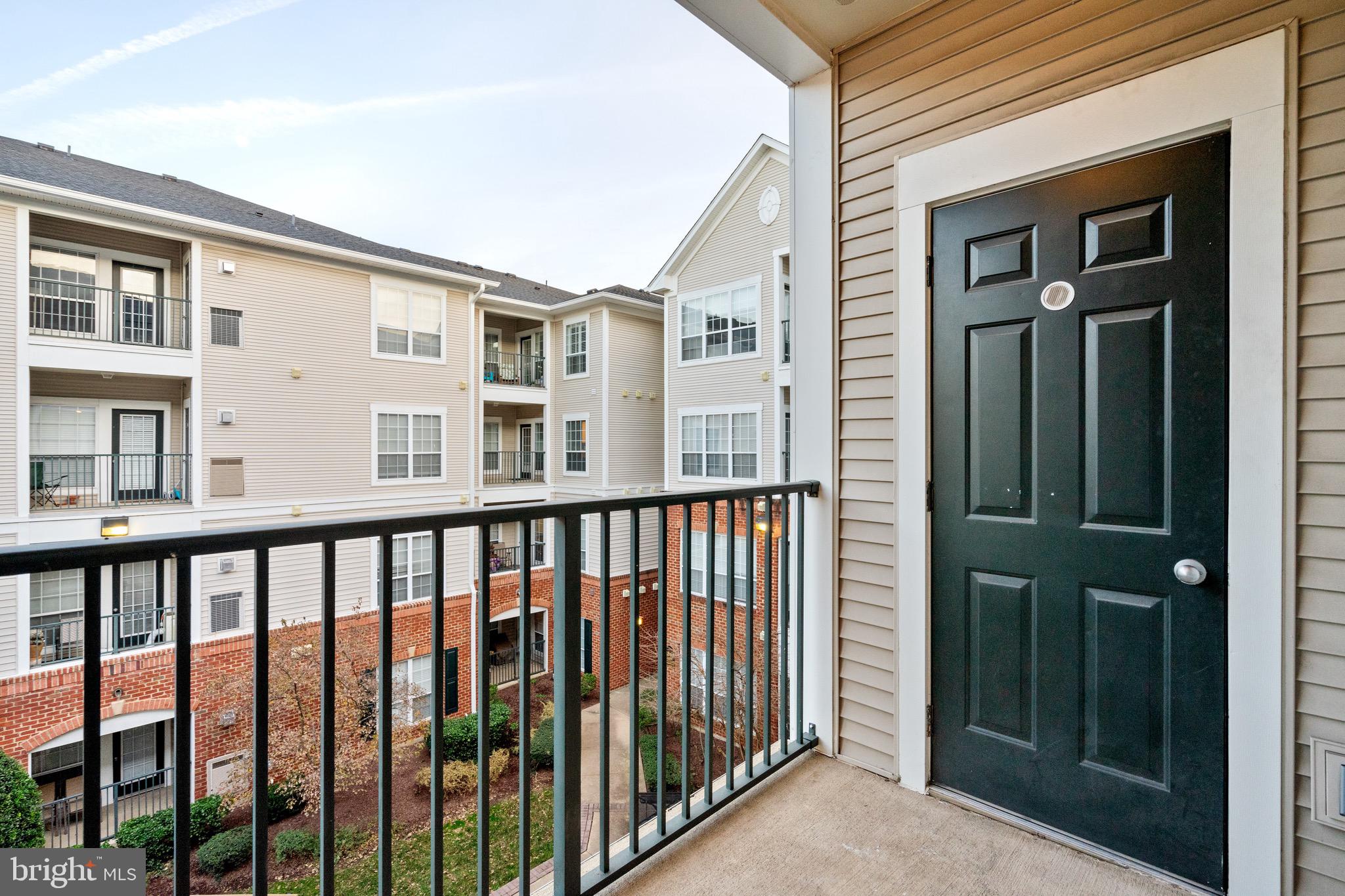 EXCHANGE AT VAN DORN - Residential Lease