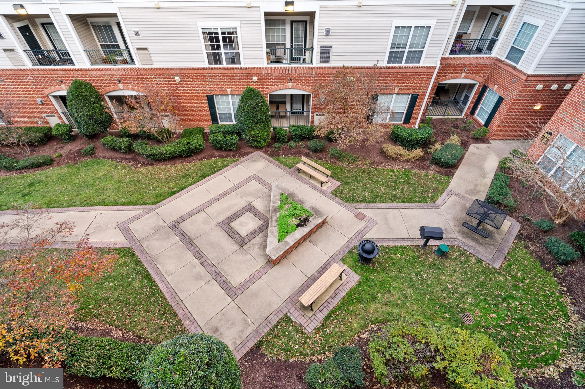 EXCHANGE AT VAN DORN - Residential Lease