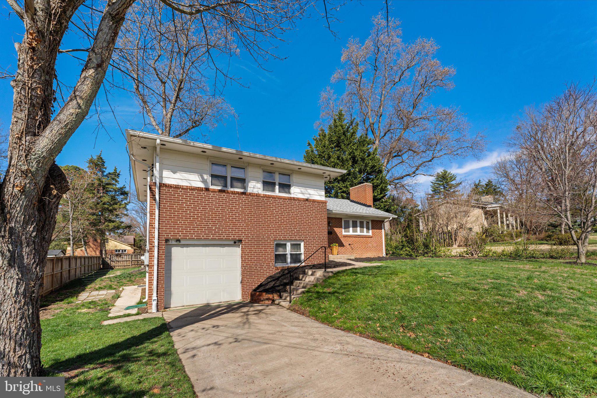 3804 RICHARDSON PLACE