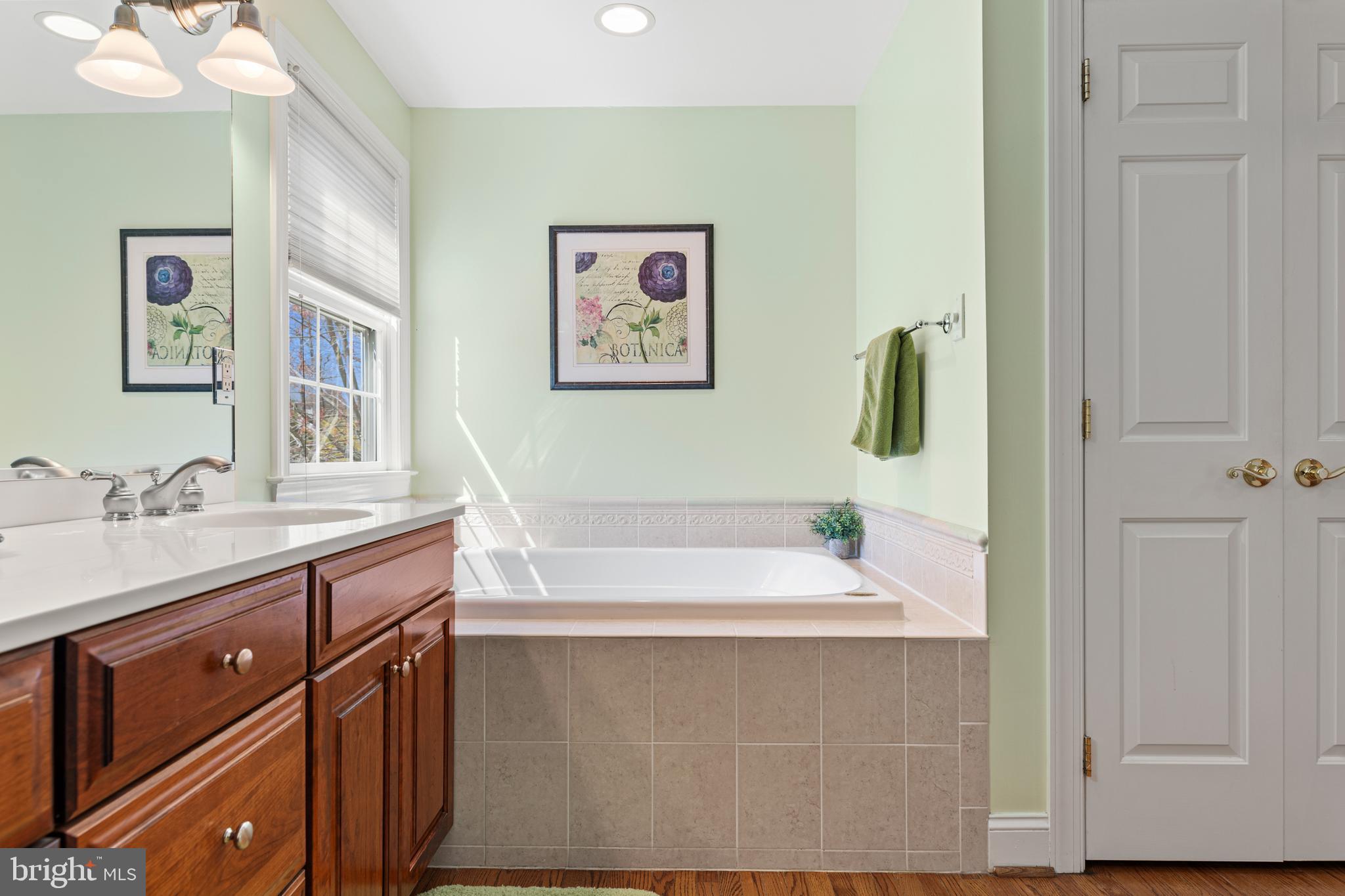 RADNOR HUNT - Residential