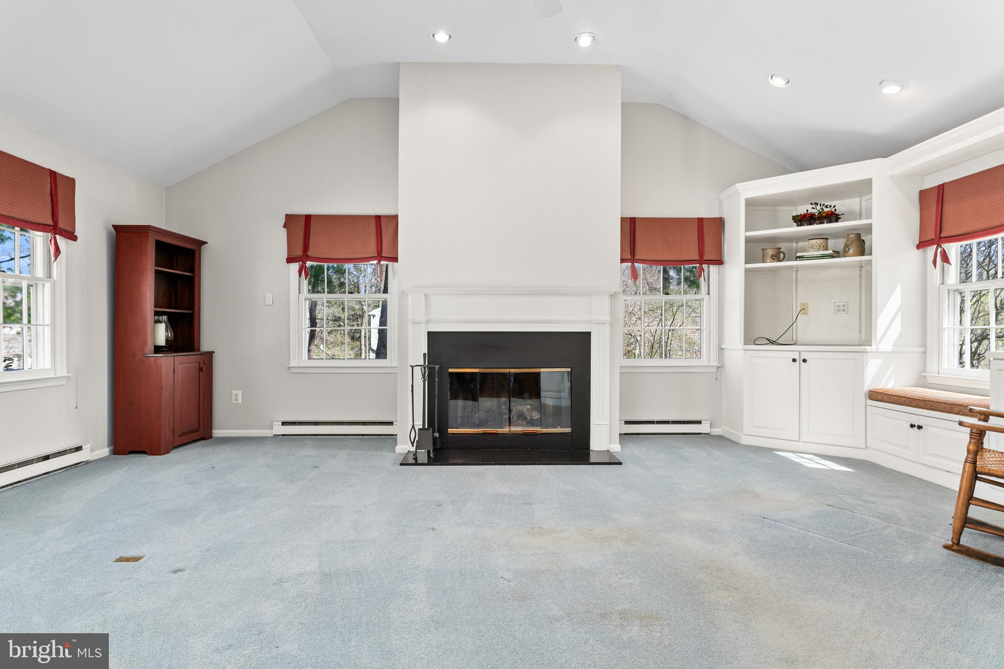 RADNOR HUNT - Residential