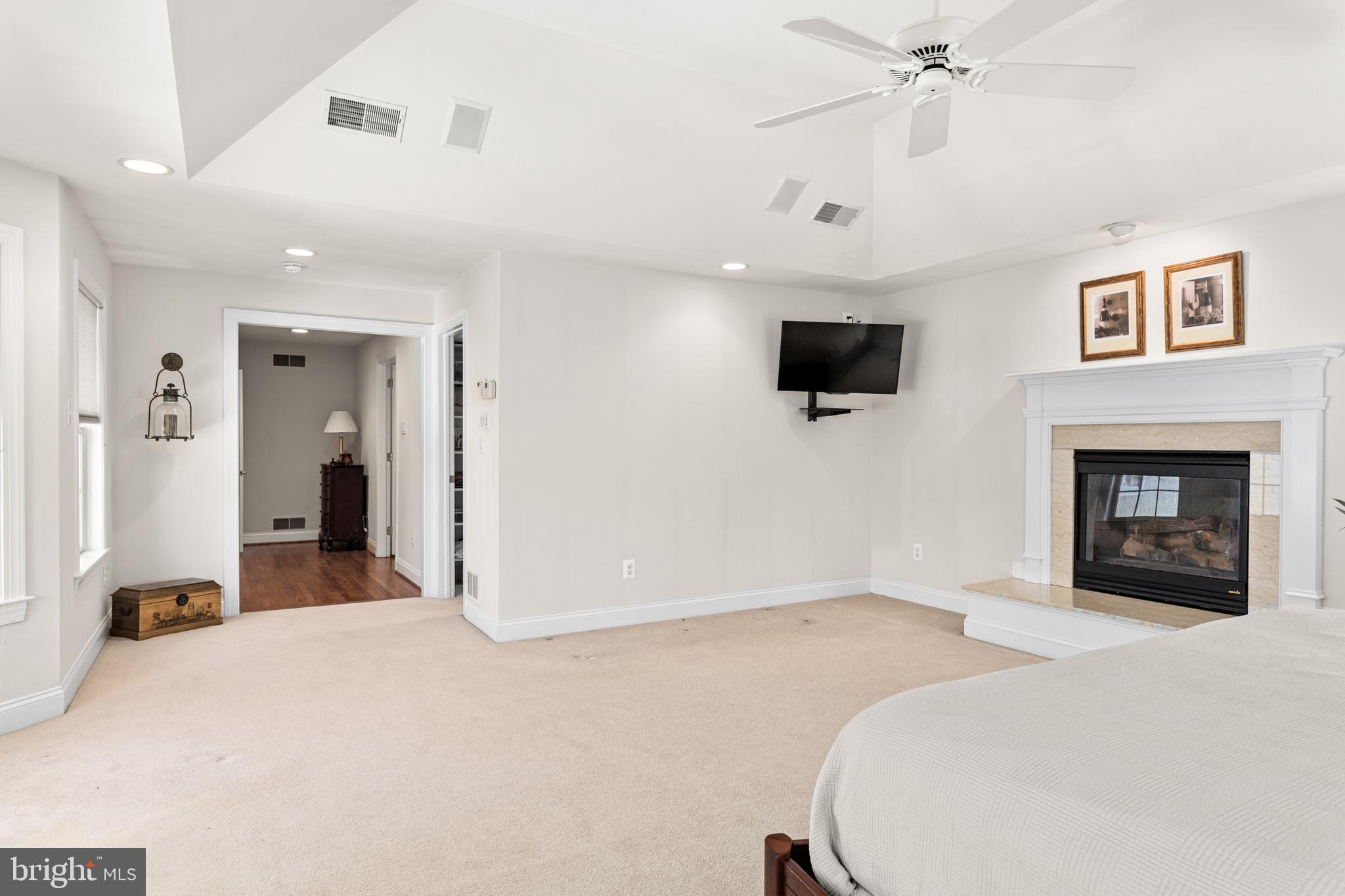 RADNOR HUNT - Residential