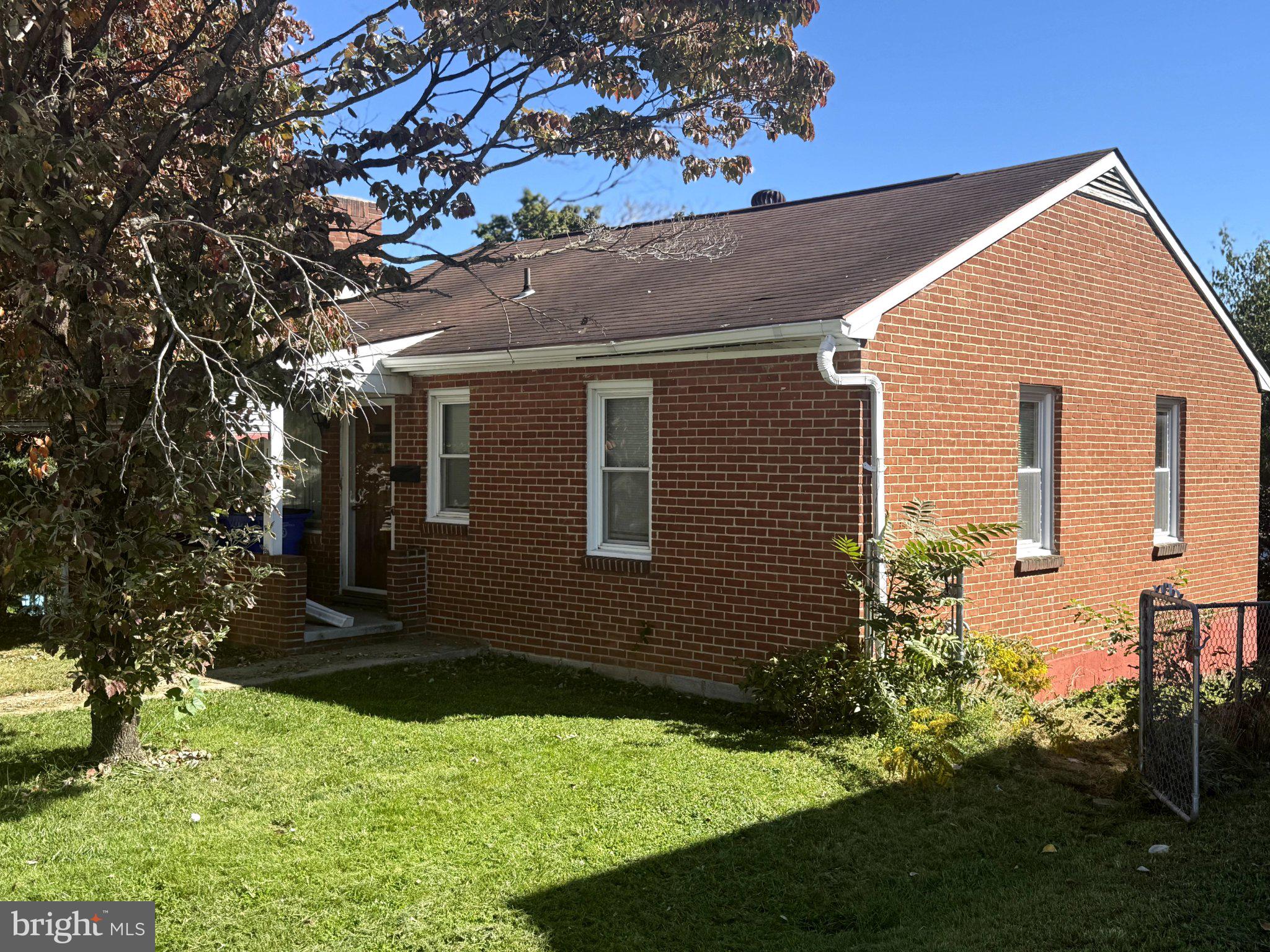 122 N MONT VALLA AVENUE