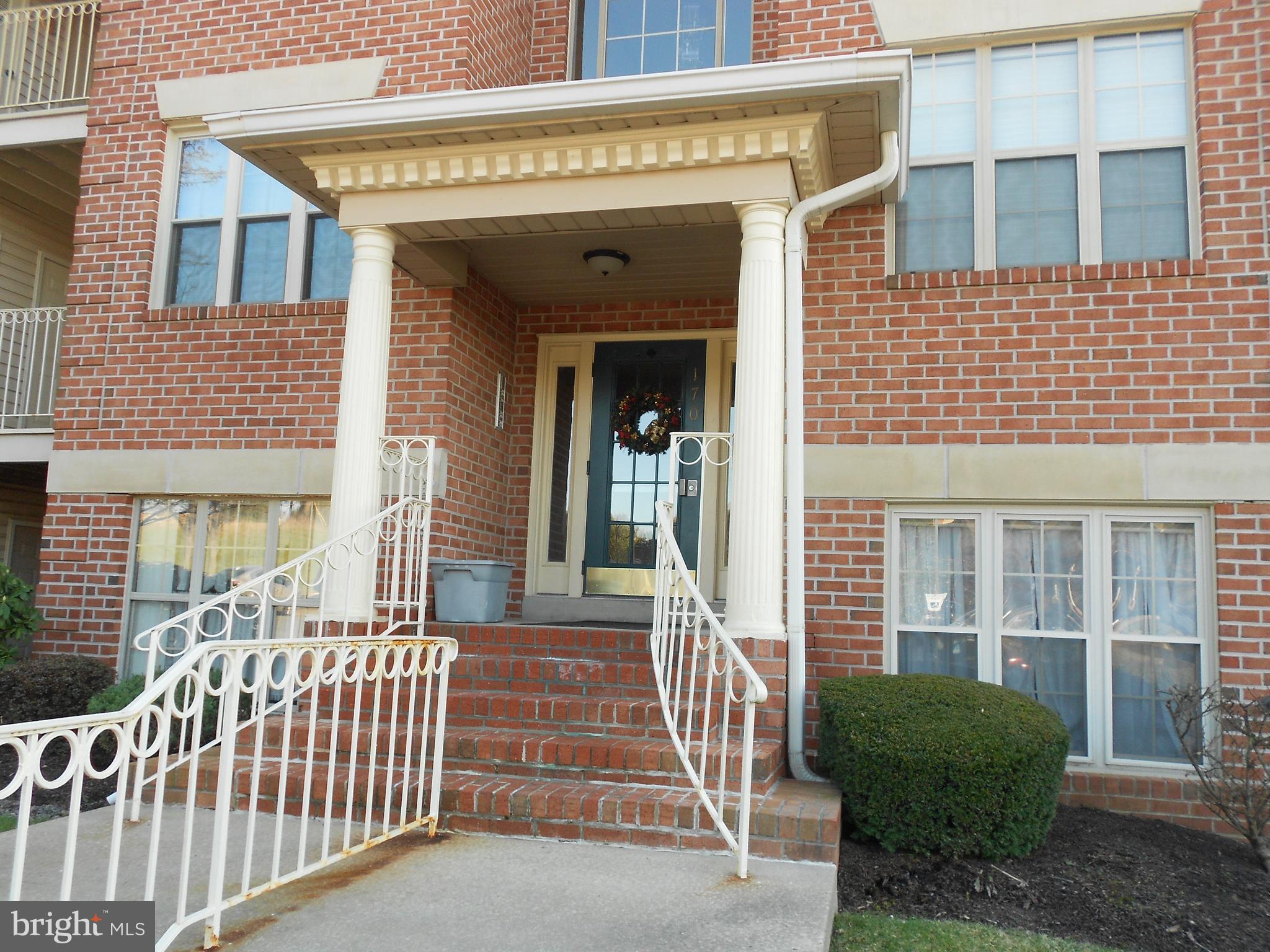 POND CONDOMINIUMS - Residential Lease