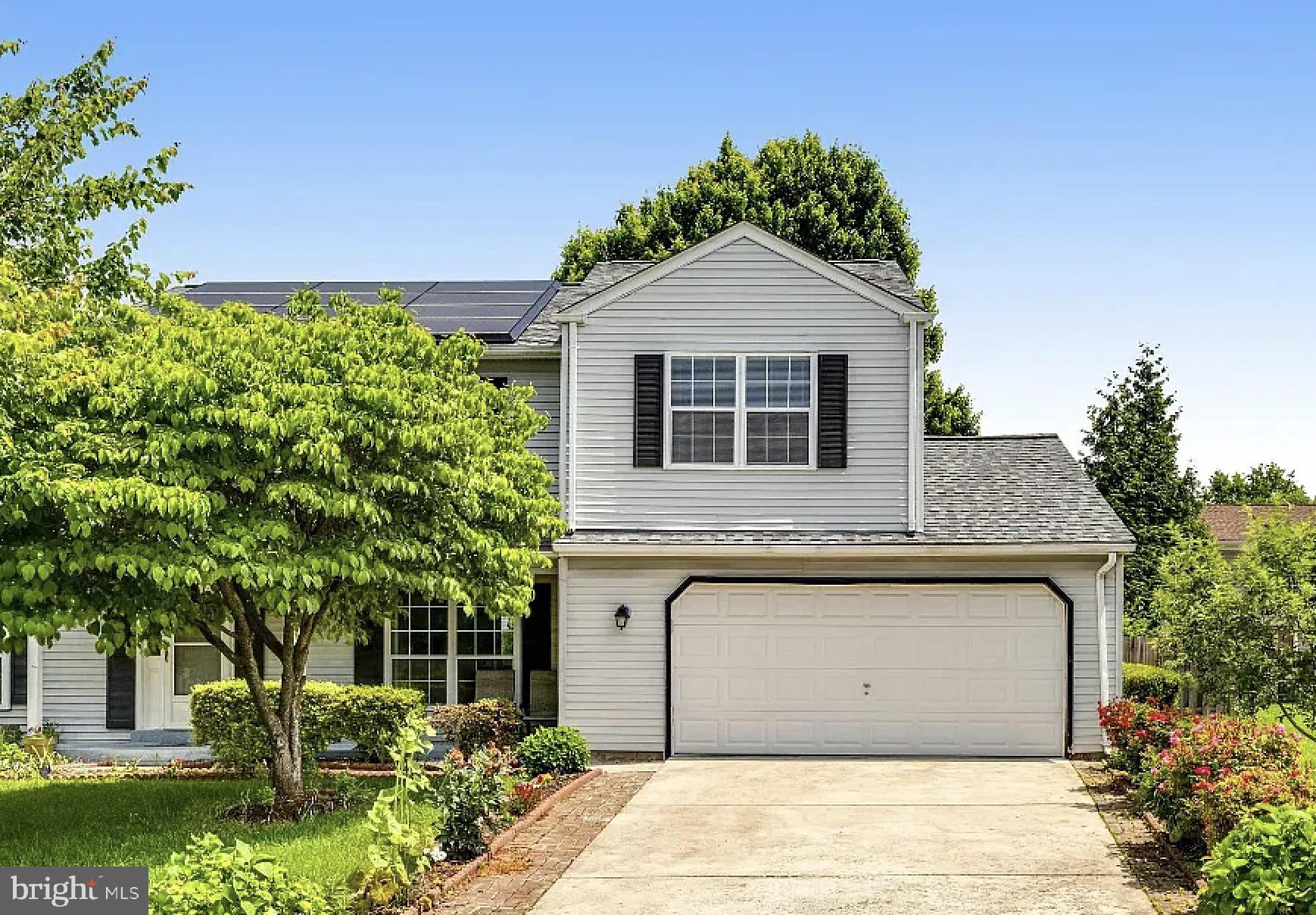 Nestled on a quiet street, this wonderful 4-bed, 2.5-bath home offers the perfect blend of comfort and convenience. Enjoy a bright and welcoming interior, a private backyard perfect for relaxing, and an ideal location just moments from the Herndon Centennial Golf Course, local schools, and major commuter routes including the Dulles Toll Road. With ample space for a family or home office, this property has everything you need. Don't miss out—schedule your tour today!