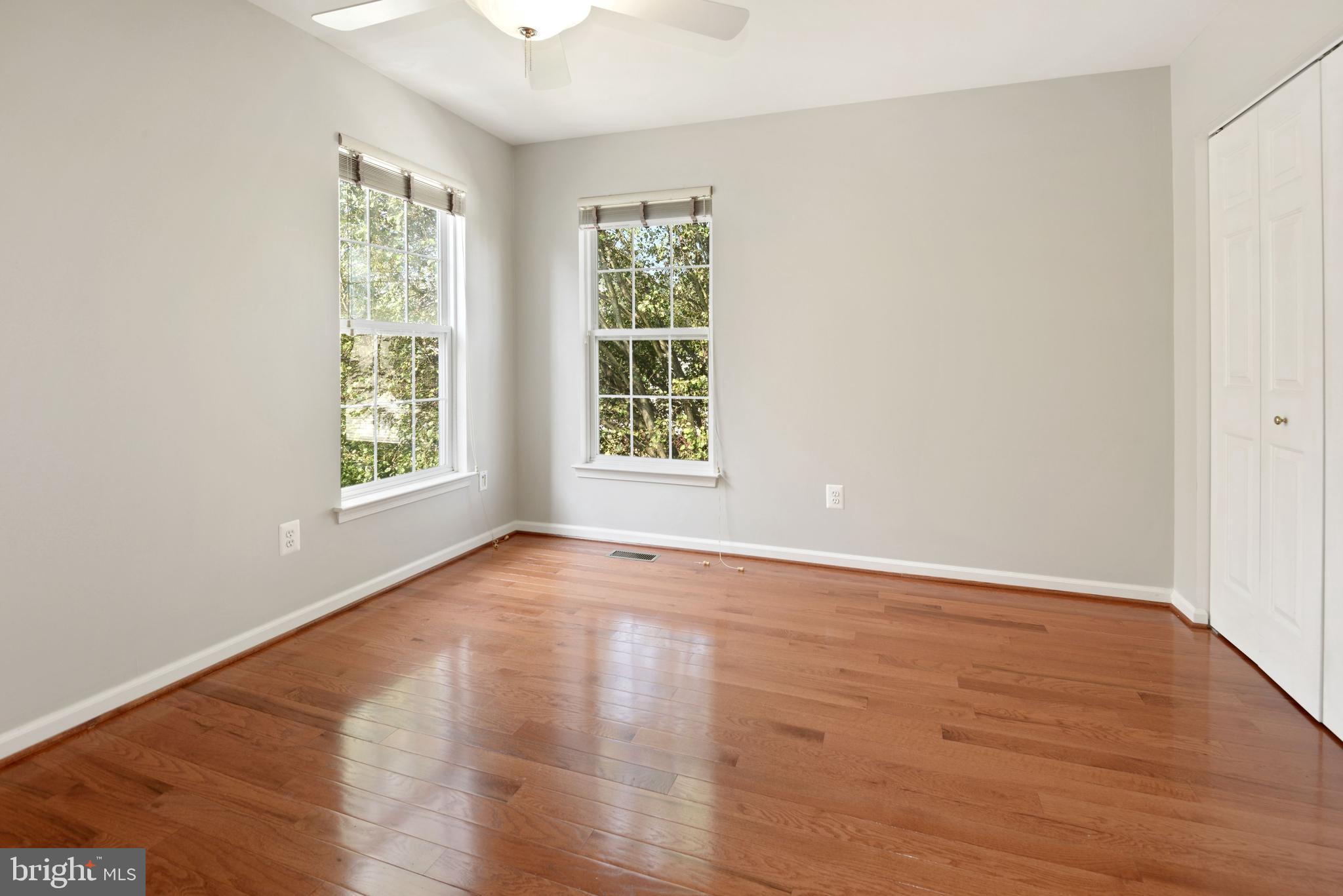 SOUTH RIDING - Residential