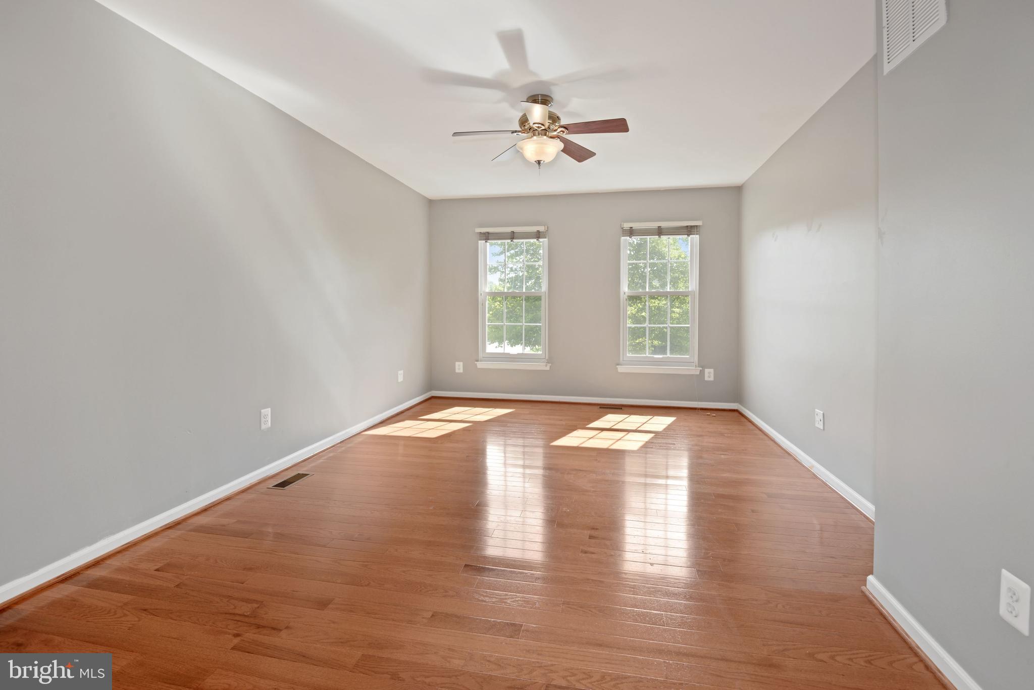 SOUTH RIDING - Residential