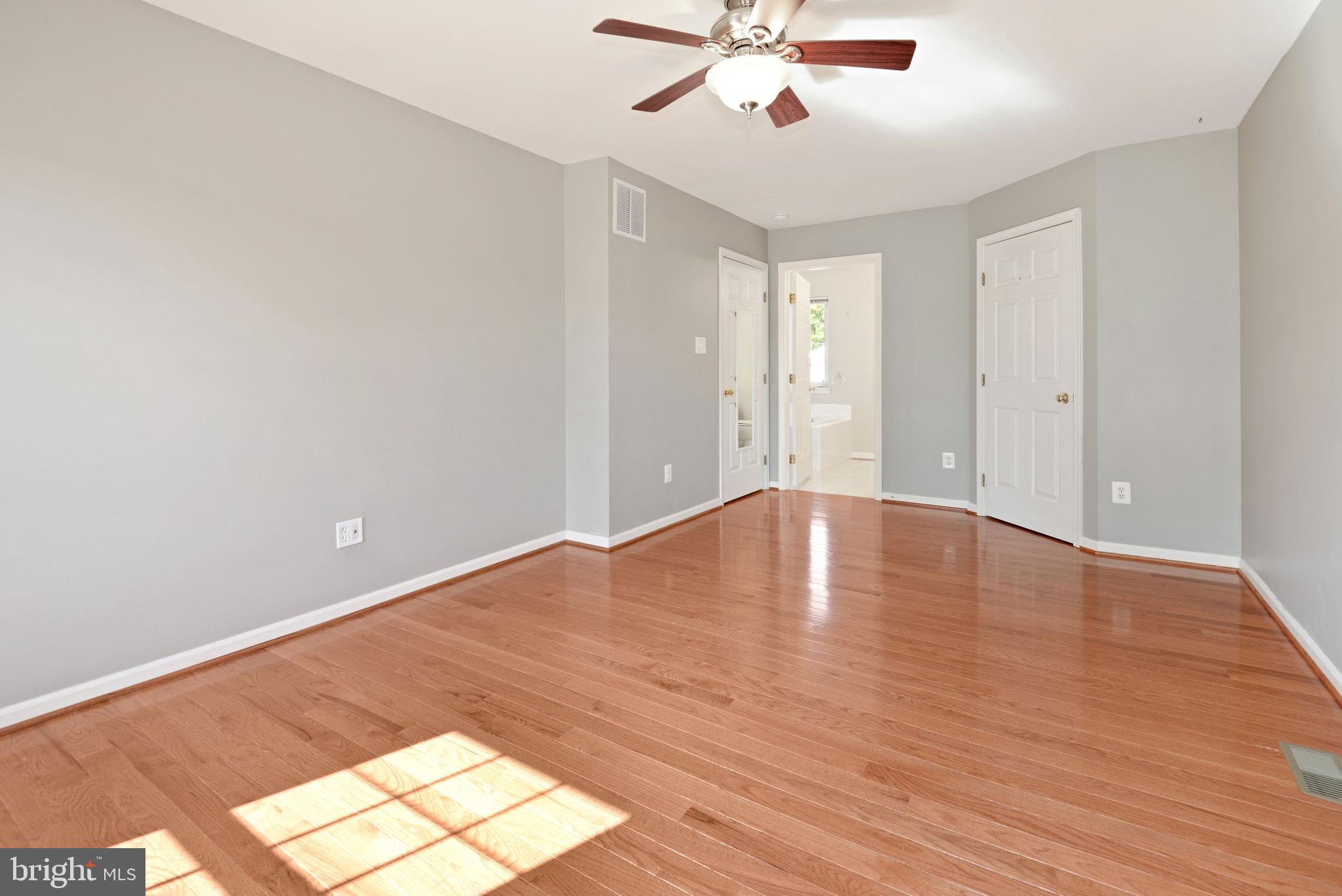 SOUTH RIDING - Residential