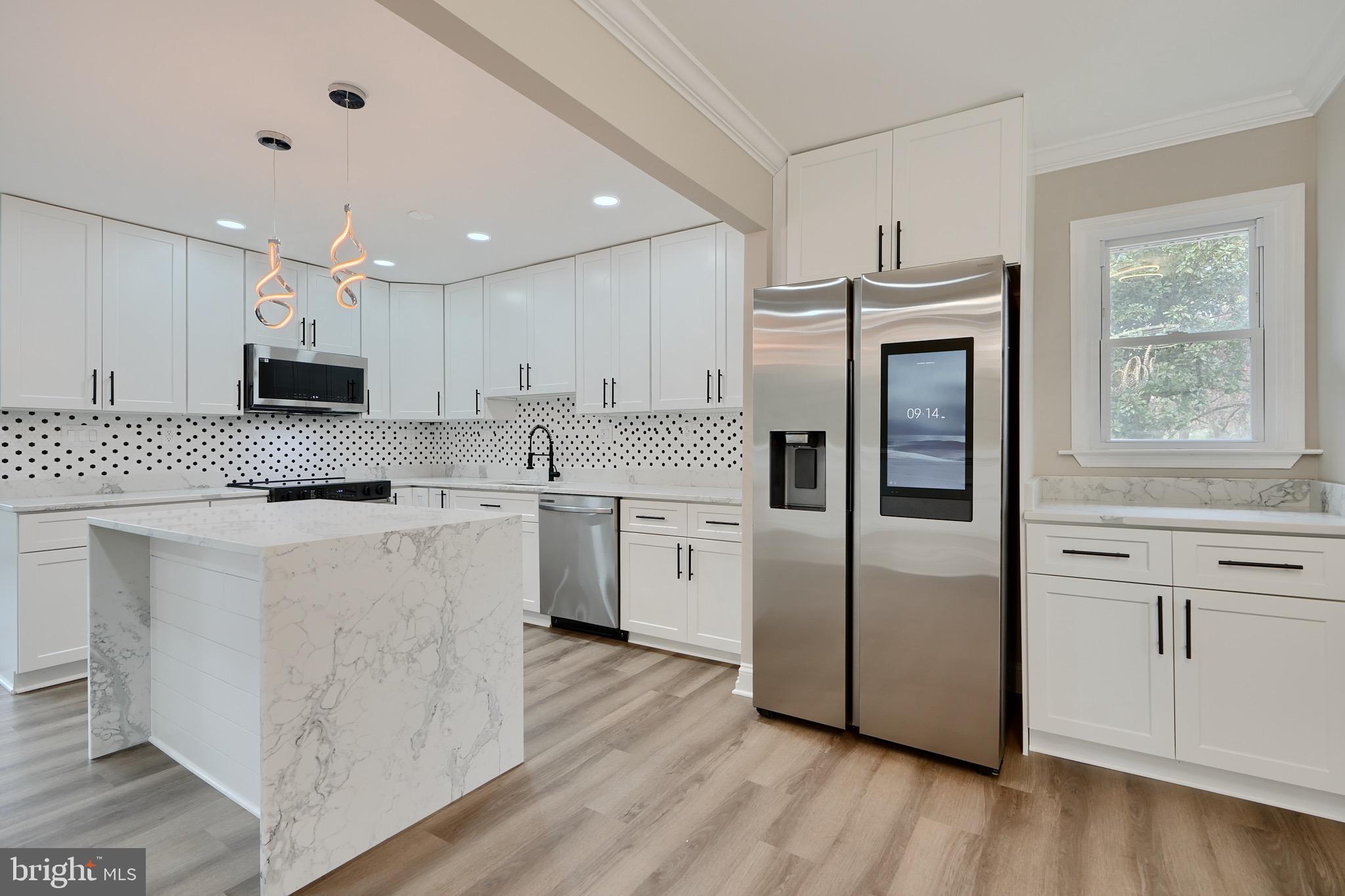 MARTIN & KNAPP - Residential