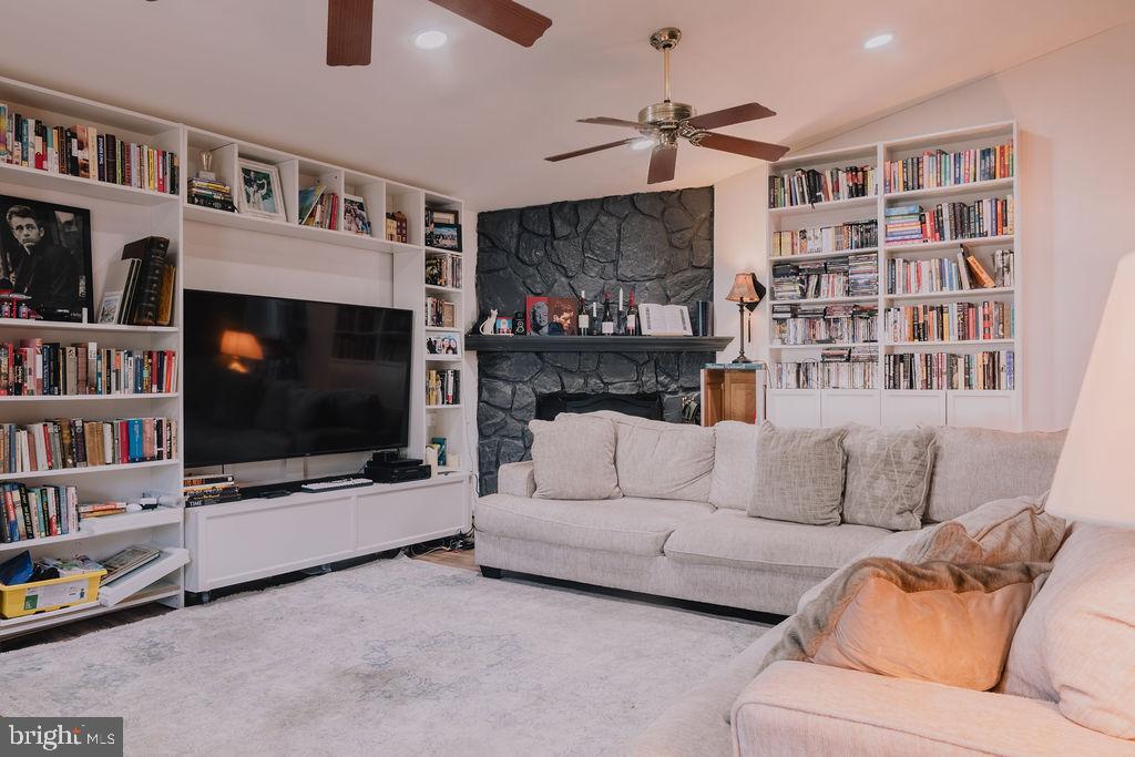 SPEEDWAY - Residential