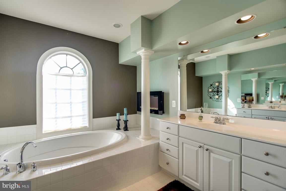 WAVERLY WOODS - Residential