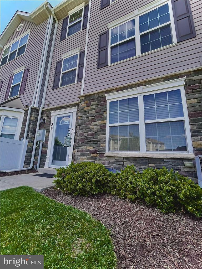 RESERVOIR RIDGE - Residential Lease