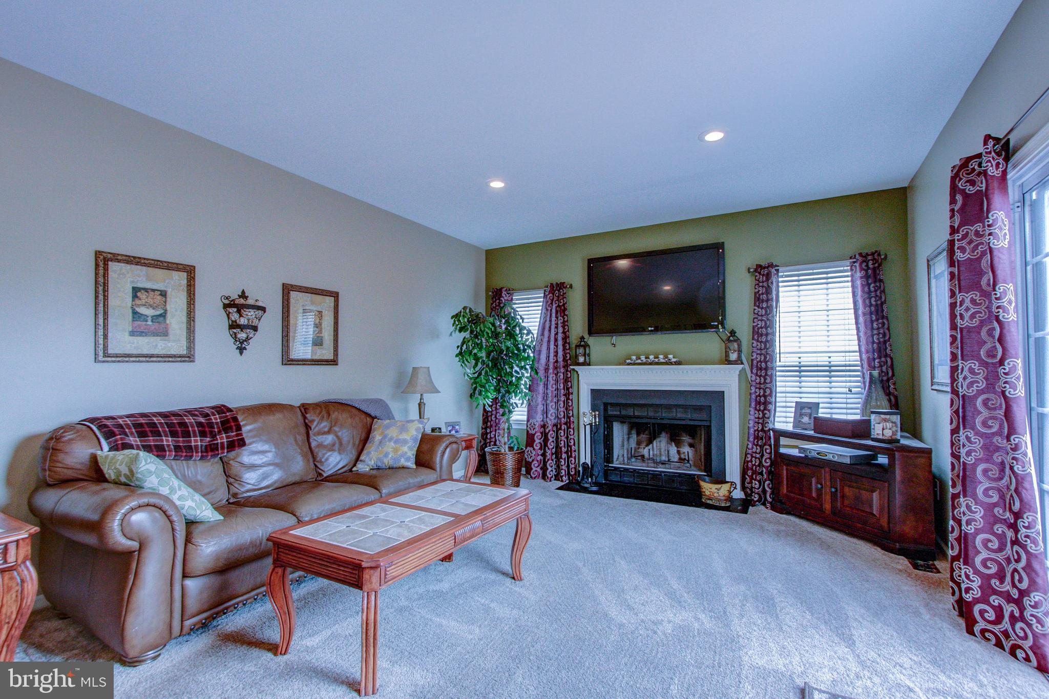 MONTGOMERY OAKS - Residential