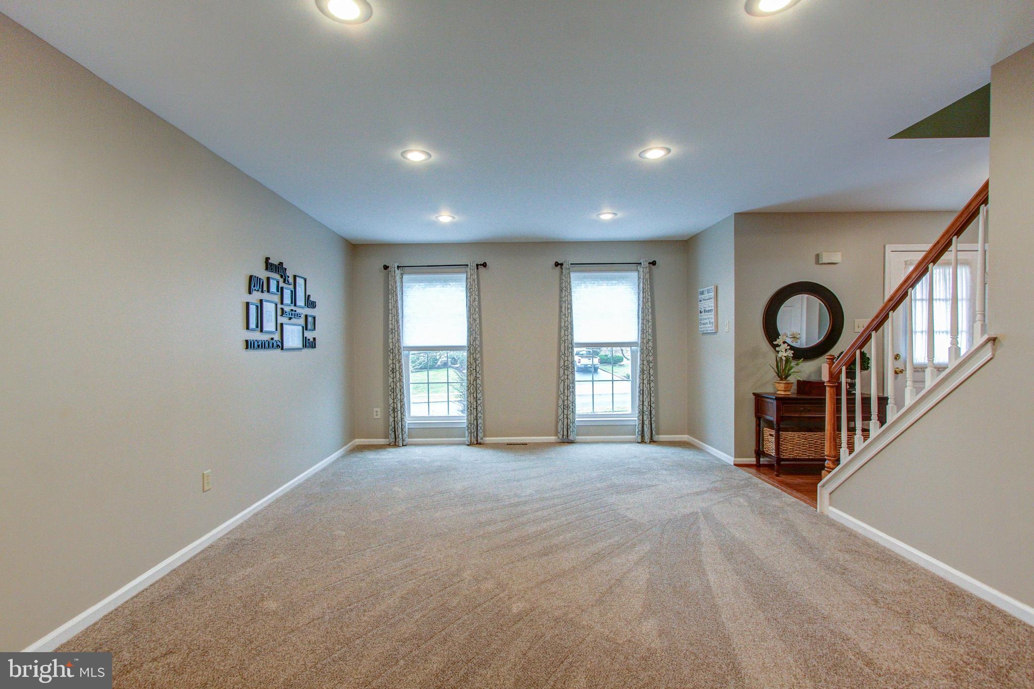 MONTGOMERY OAKS - Residential