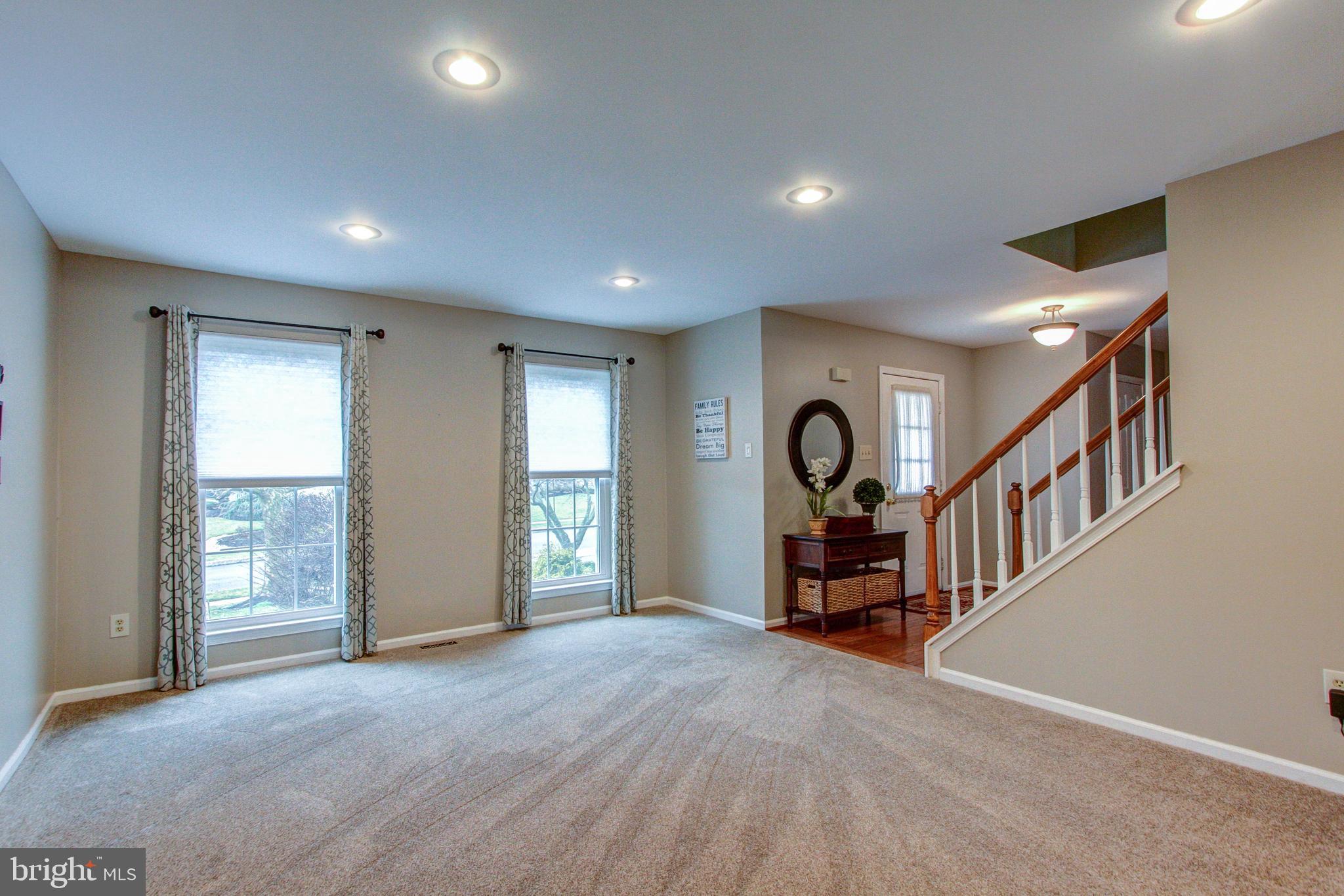 MONTGOMERY OAKS - Residential