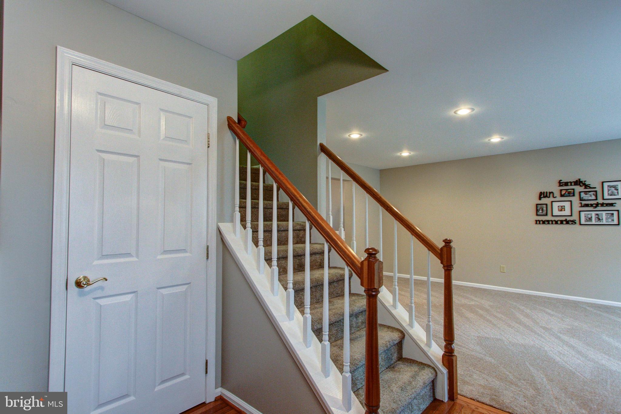 MONTGOMERY OAKS - Residential