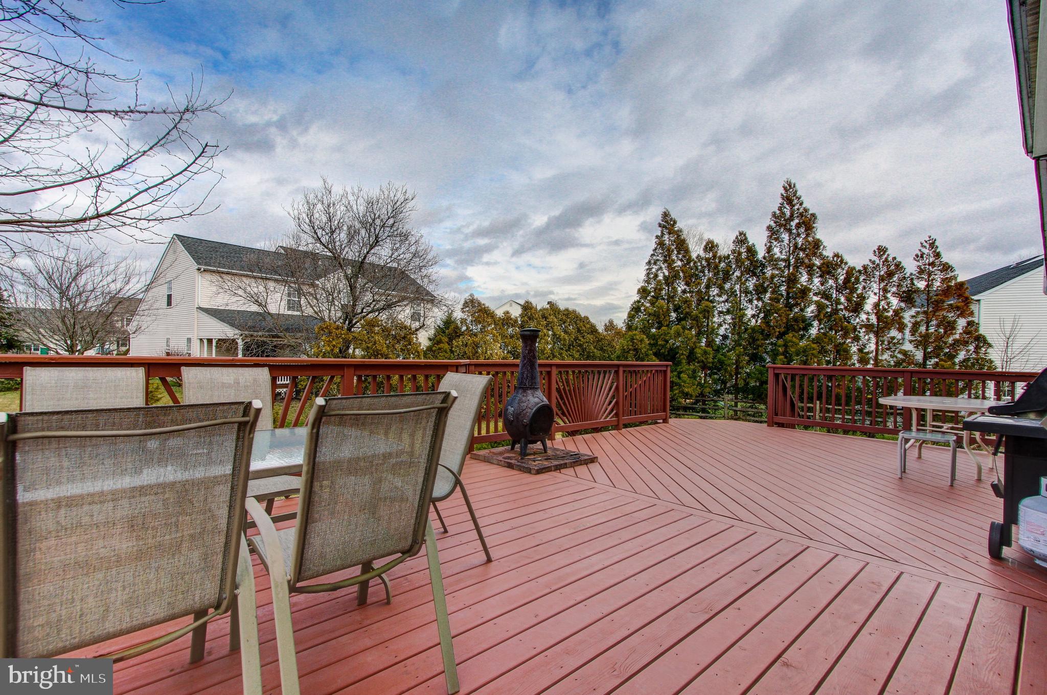 MONTGOMERY OAKS - Residential