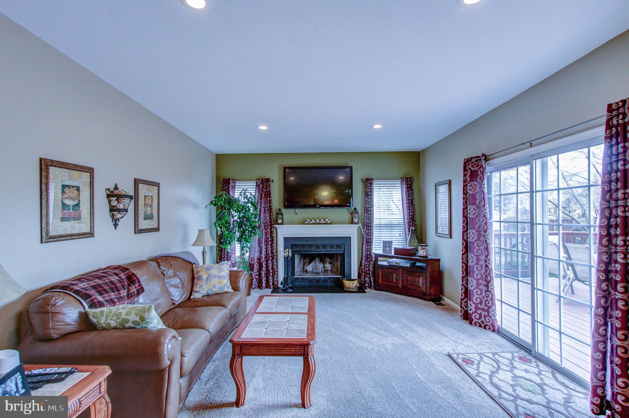 MONTGOMERY OAKS - Residential