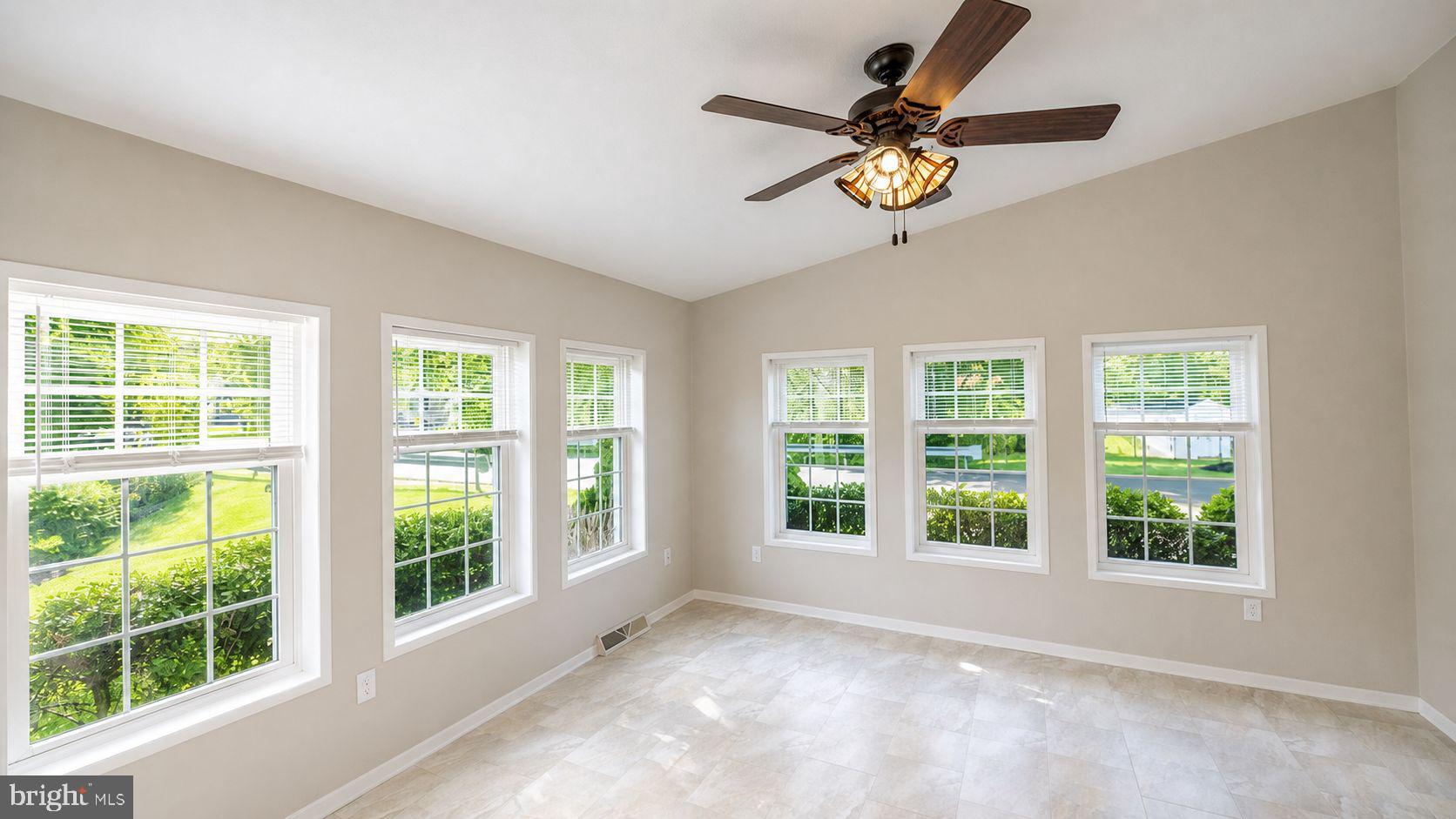 WILLOW RUN - Residential