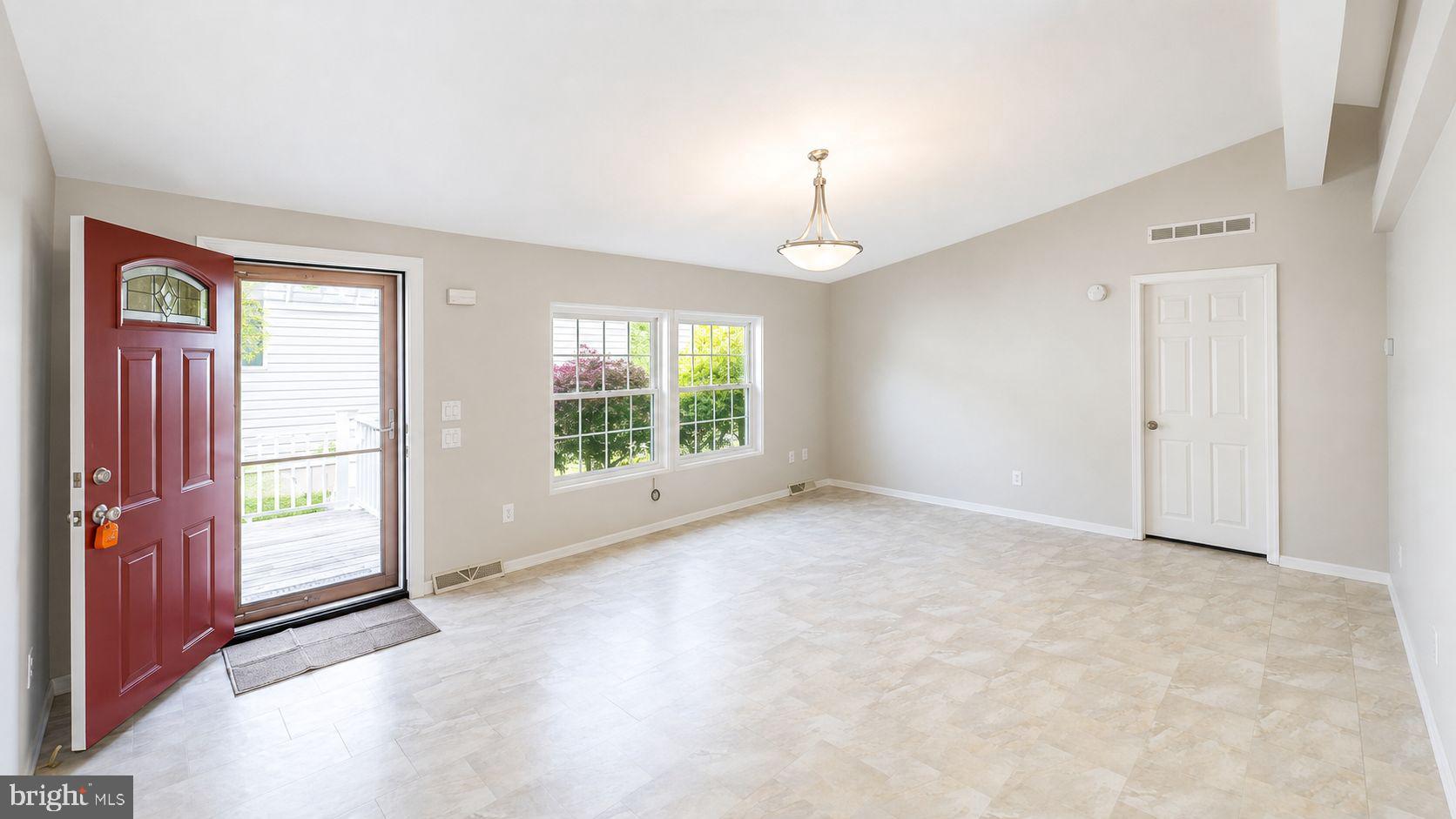 WILLOW RUN - Residential