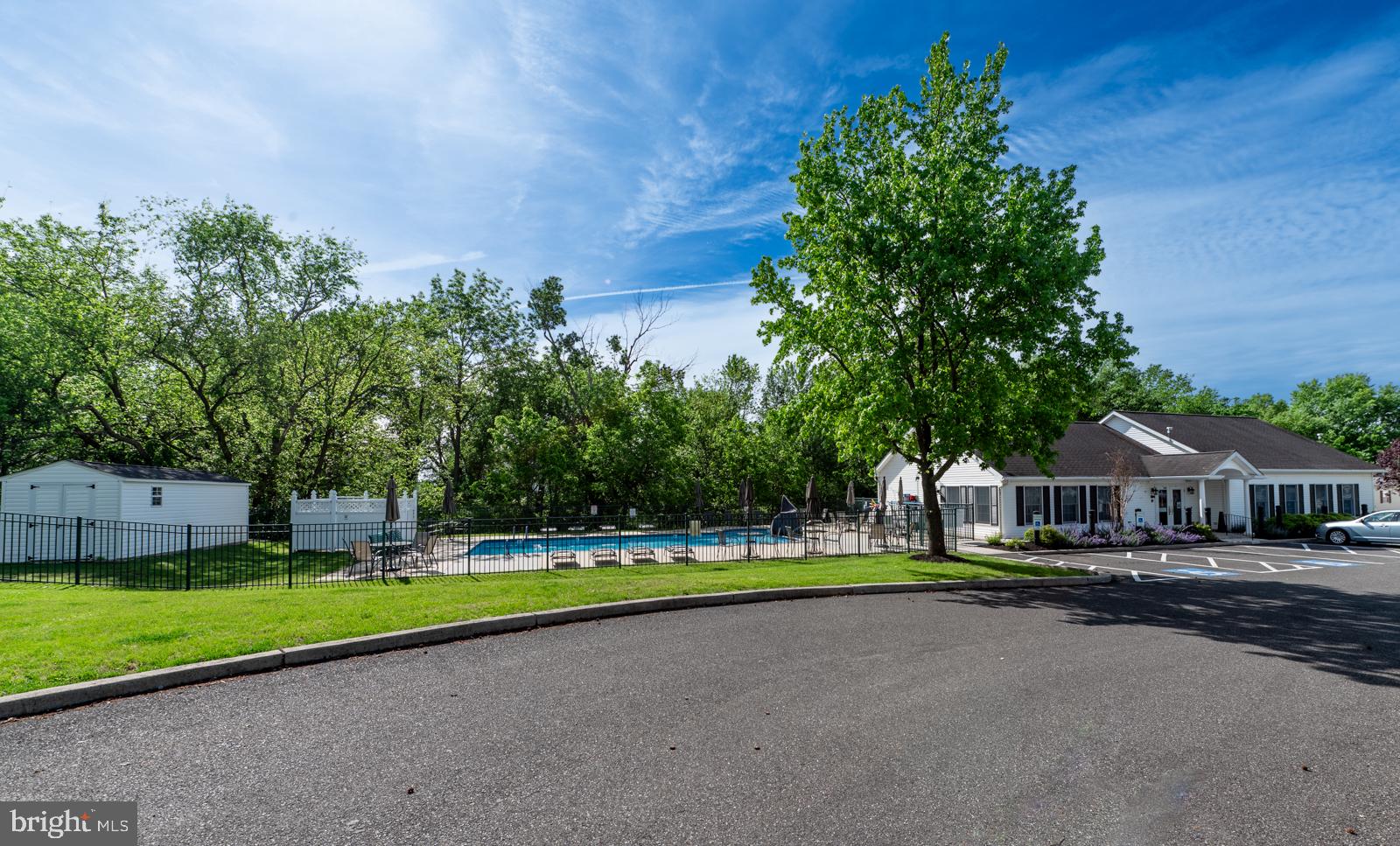 WILLOW RUN - Residential