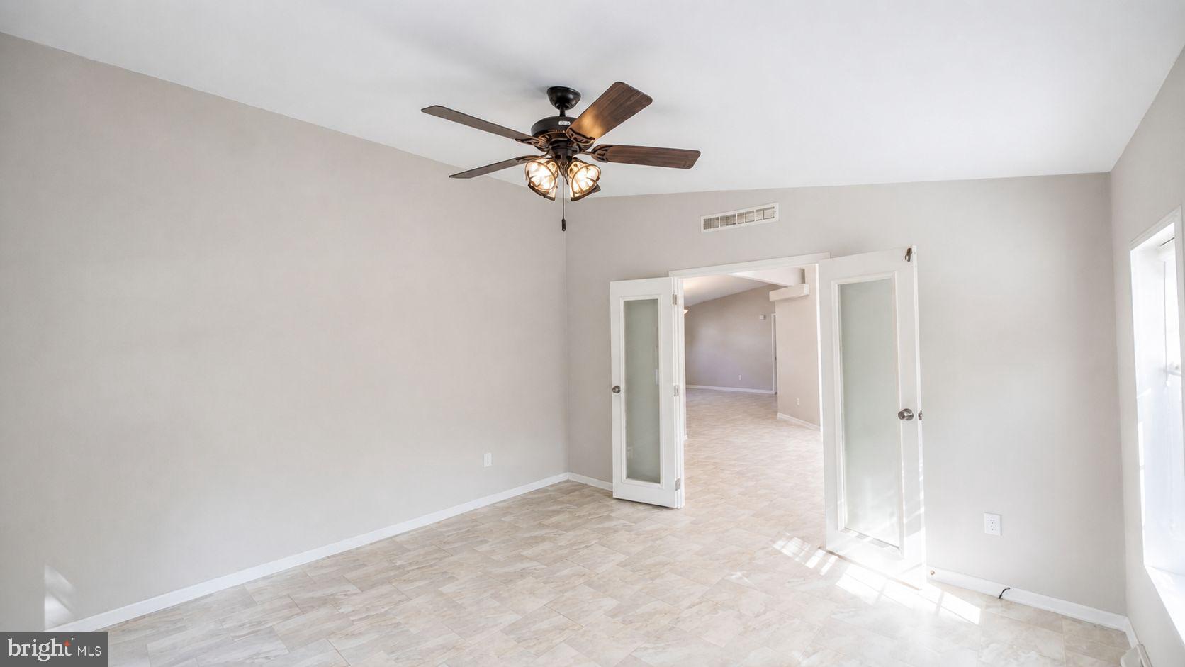 WILLOW RUN - Residential