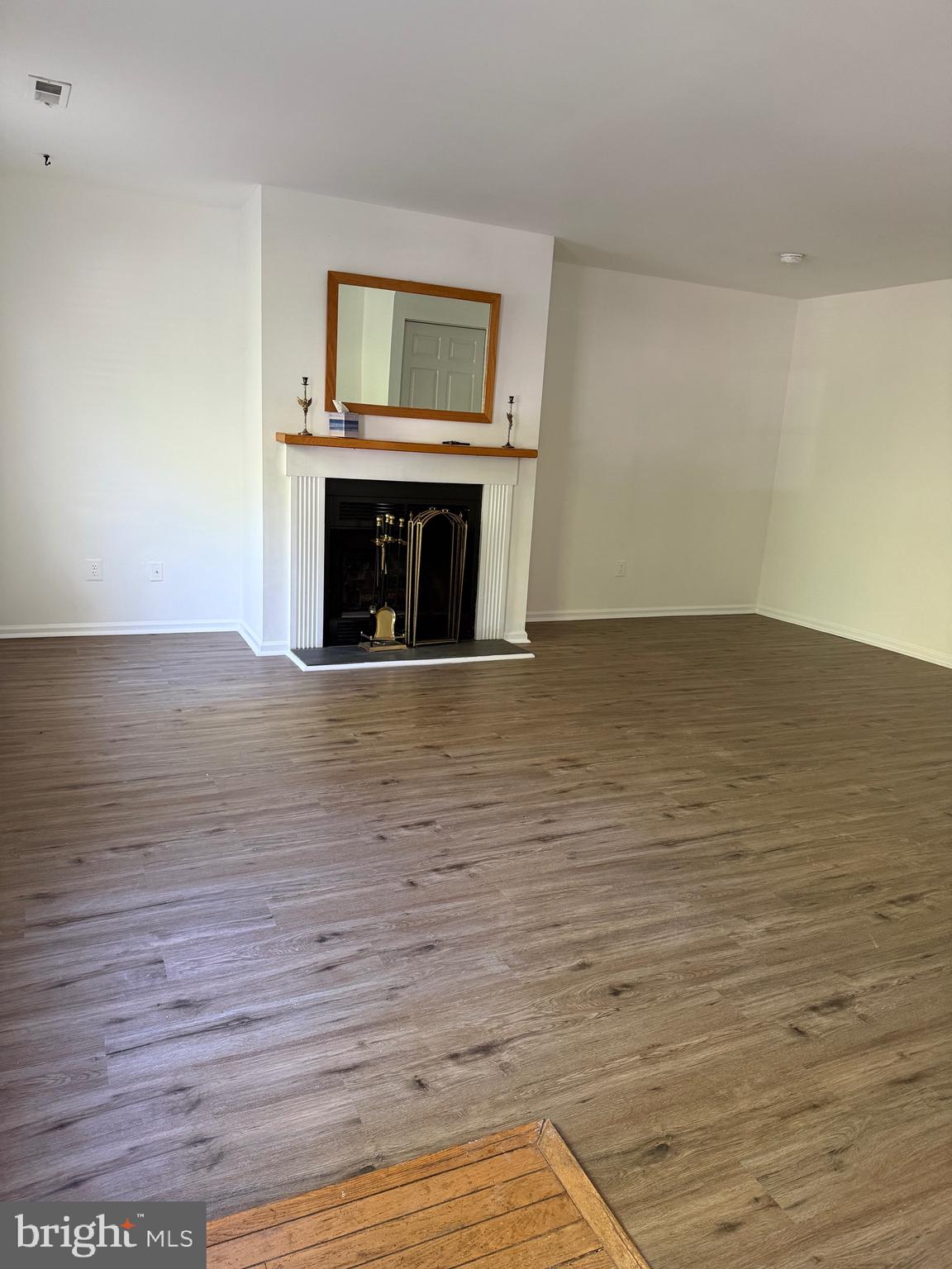 1614 HUNTINGDON MEWS