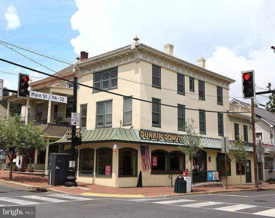 In the center of downtown New Hope, this second floor, fully renovated one bedroom apartment enjoys the "walk to everything" lifestyle of endless restaurants, taverns, retailers, and entertainment in historic New Hope Borough and its sister city Lambertville across the river.  Move-in ready, no pets, no smoking, no on-site parking (public/private parking lots and passes are available locally).