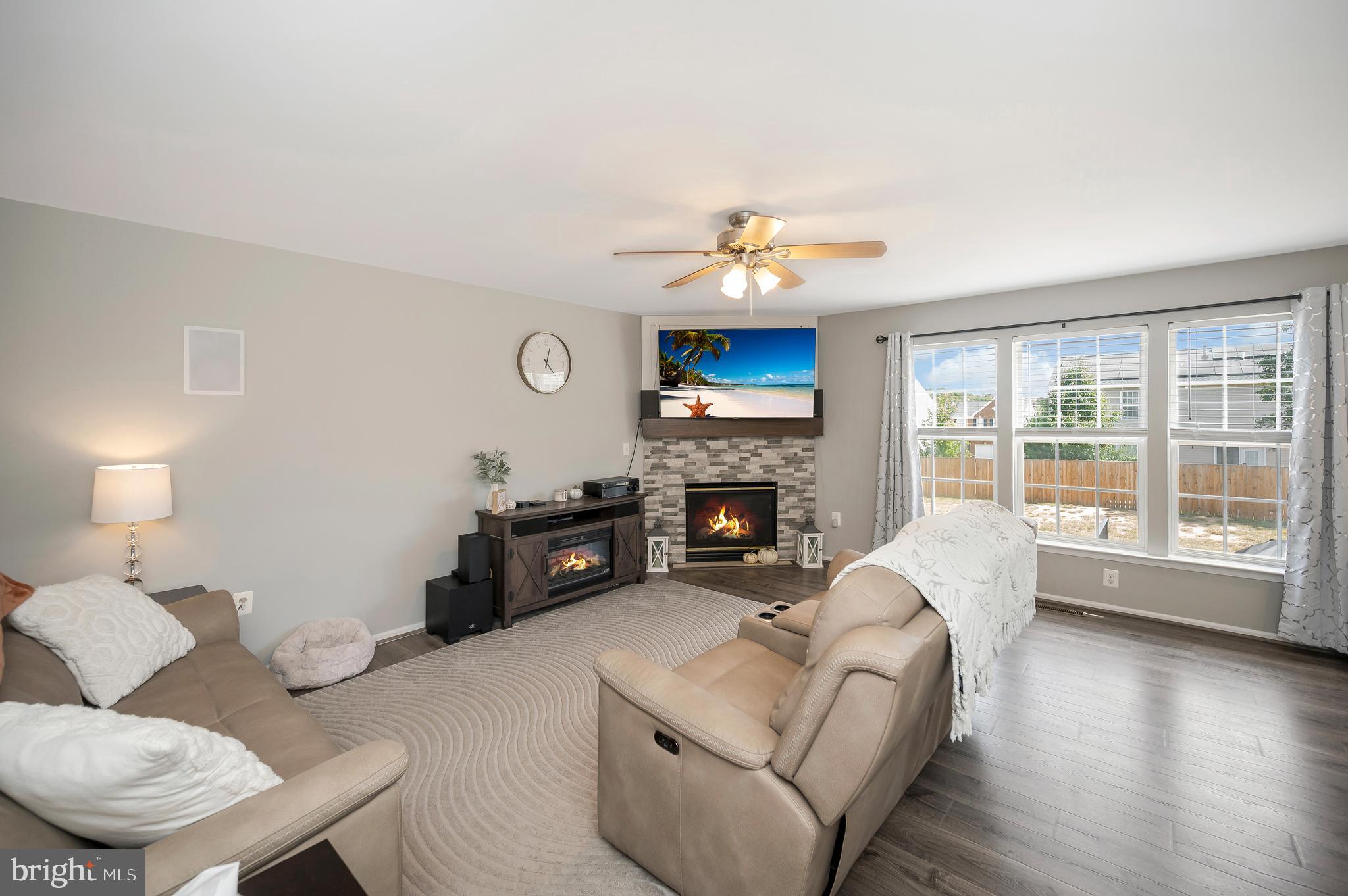 STRATFORD PLACE - Residential