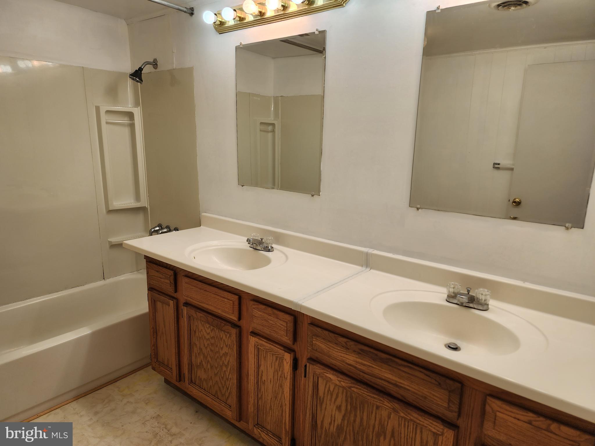 TOWN OF COLONIAL BEACH - Residential Lease