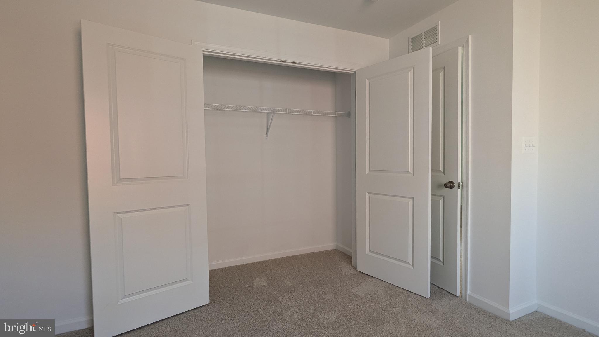 KING'S CROSSING - Residential Lease