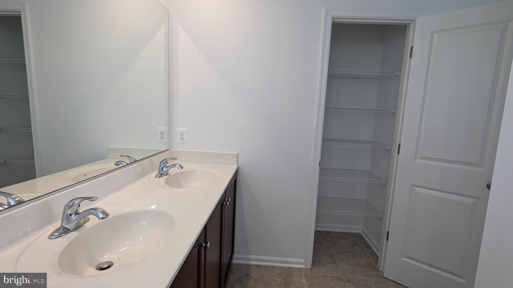 KING'S CROSSING - Residential Lease