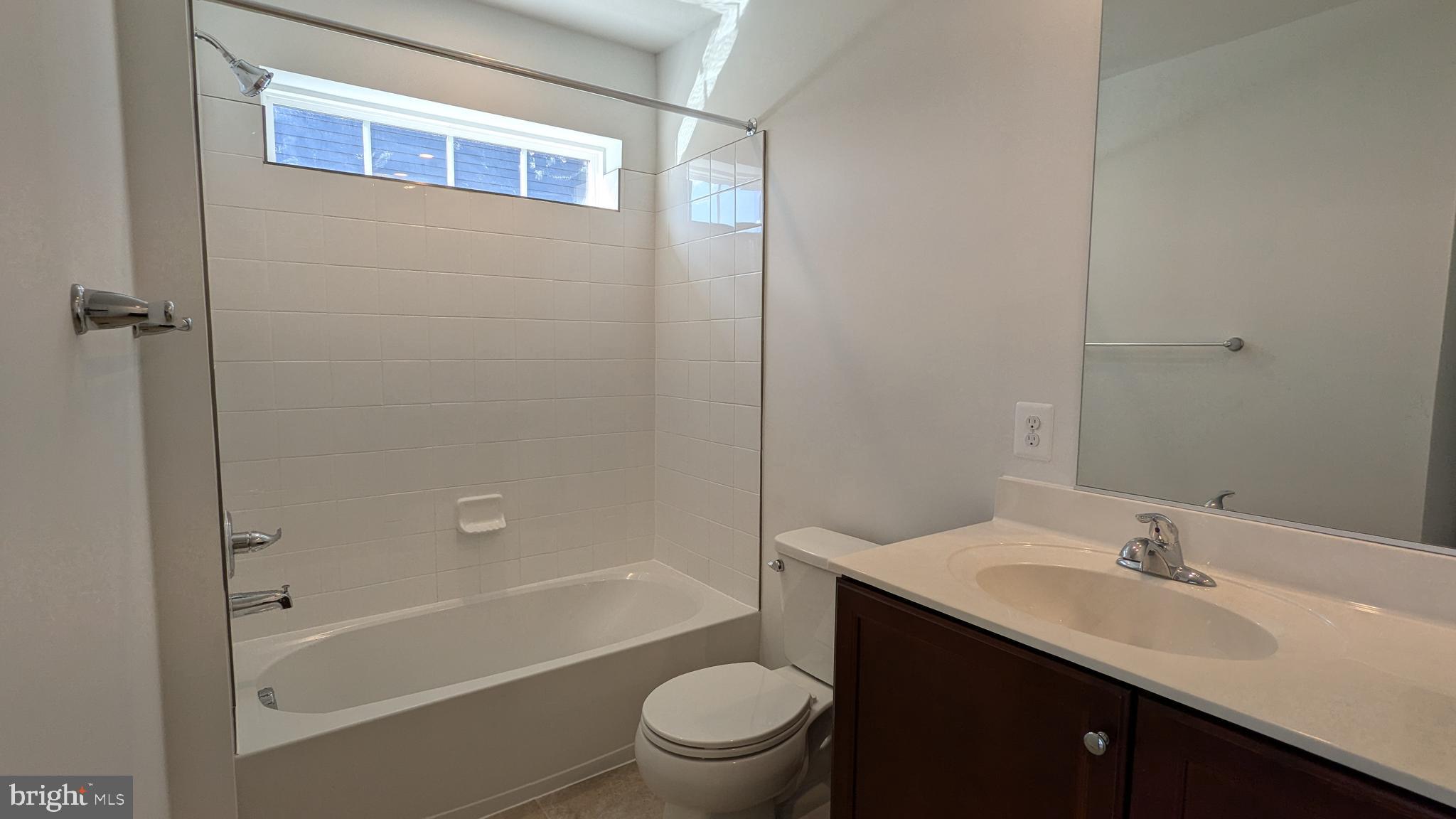 KING'S CROSSING - Residential Lease