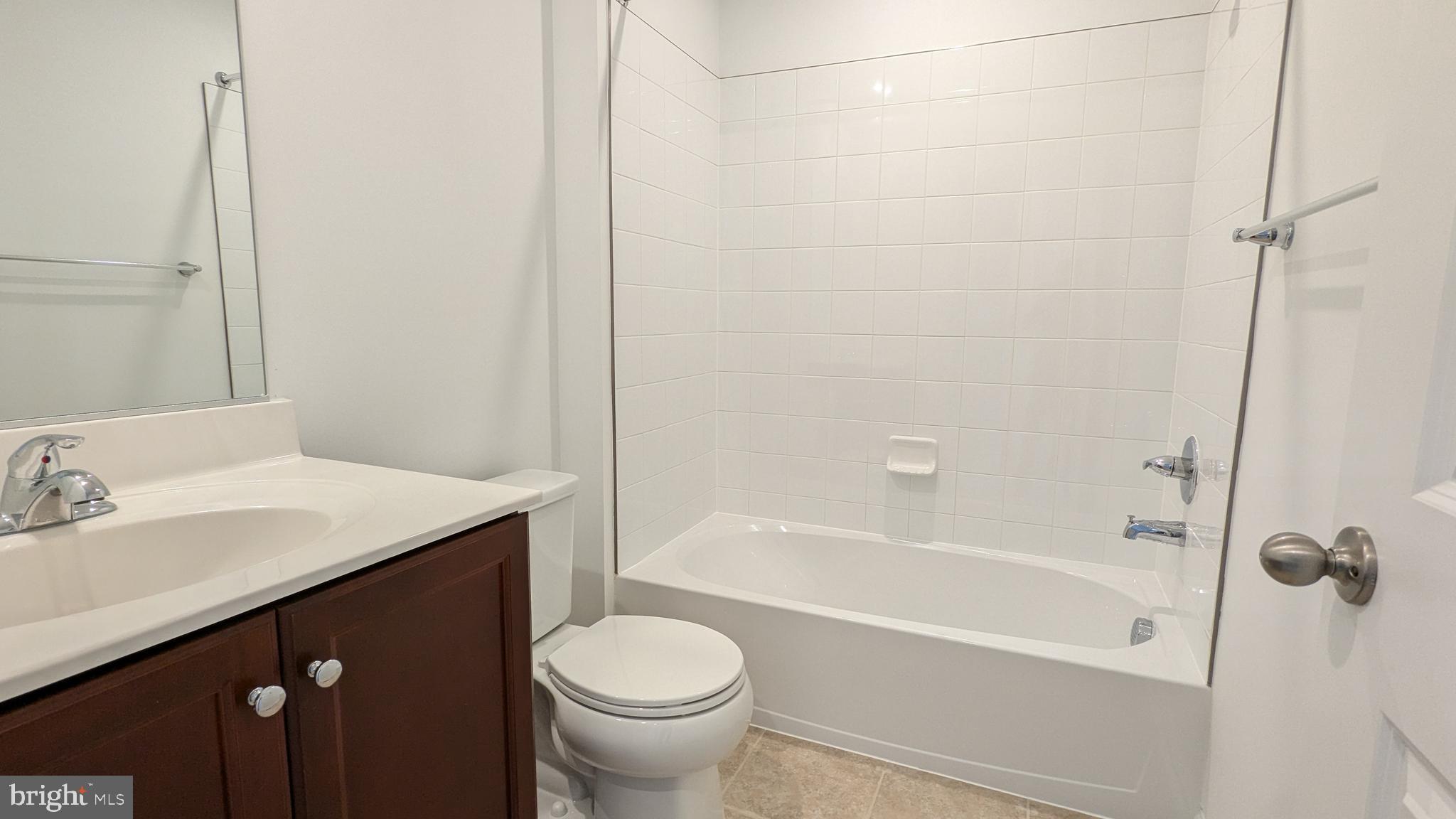 KING'S CROSSING - Residential Lease